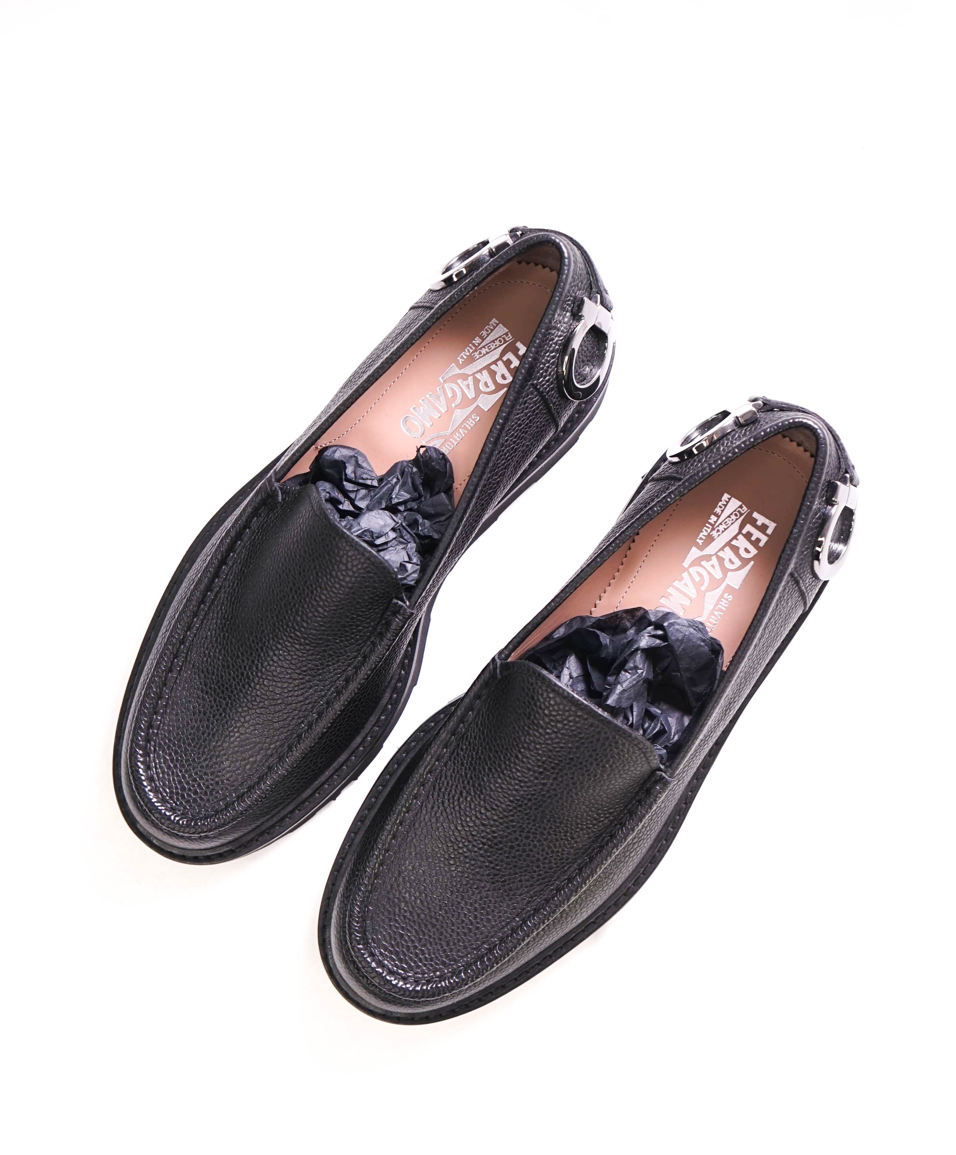 $879 SALVATORE FERRAGAMO - *TARVER* Black Lug Sole Gancini Loafer - 9 M US