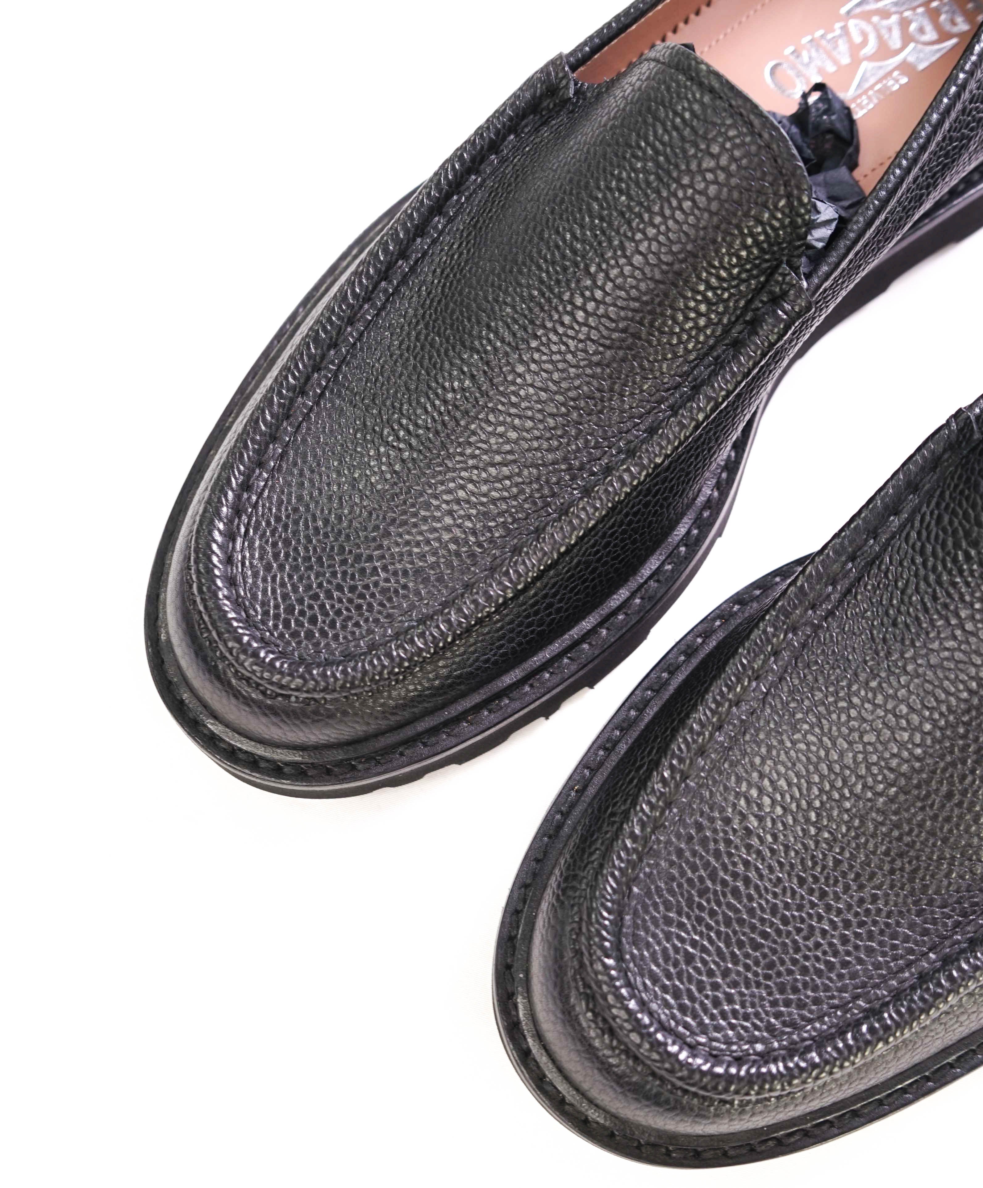 $879 SALVATORE FERRAGAMO - *TARVER* Black Lug Sole Gancini Loafer - 9 M US