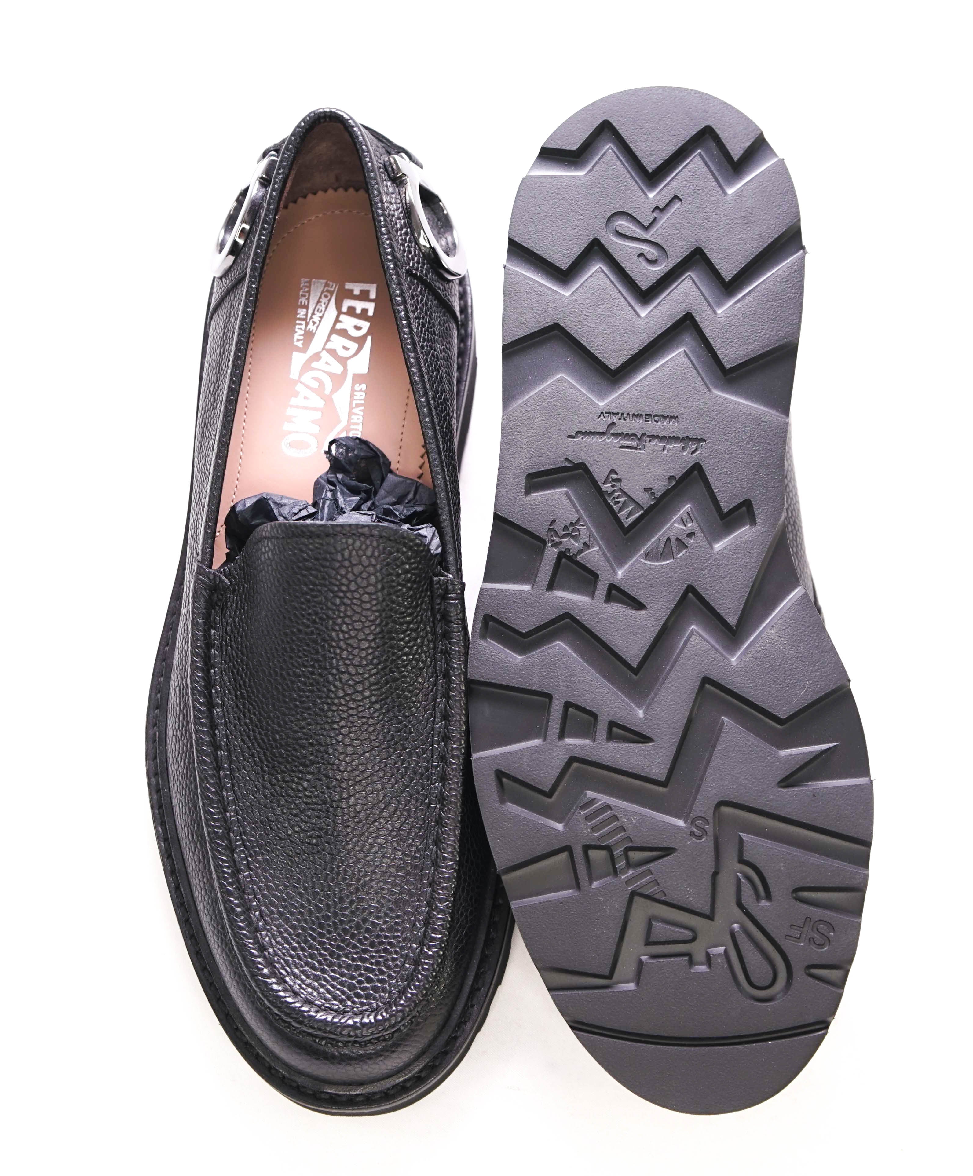 $879 SALVATORE FERRAGAMO - *TARVER* Black Lug Sole Gancini Loafer - 9 M US