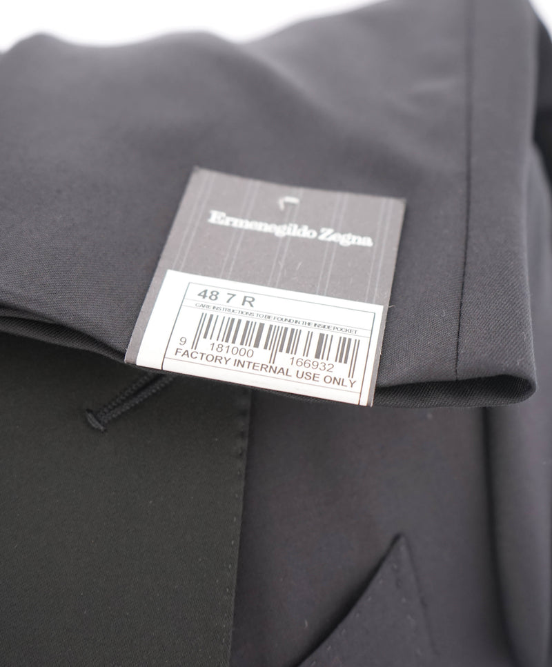 $2,995 ERMENEGILDO ZEGNA - PEAK LAPEL Tuxedo Dinner Jacket 1-Piece - 38R