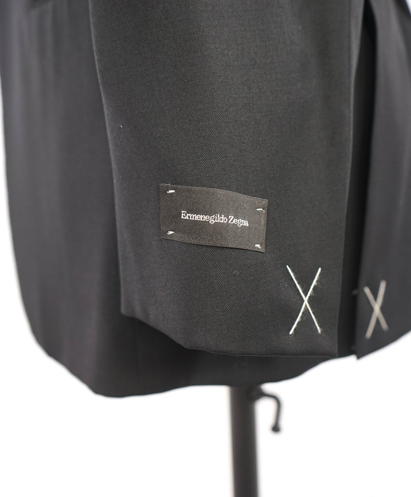 $2,995 ERMENEGILDO ZEGNA - PEAK LAPEL Tuxedo Dinner Jacket 1-Piece - 40S