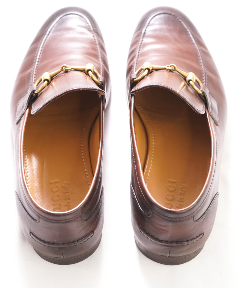 $920 GUCCI - "JORDAAN" Brown ICONIC Horsebit Leather Loafers - 7US (6.5G)