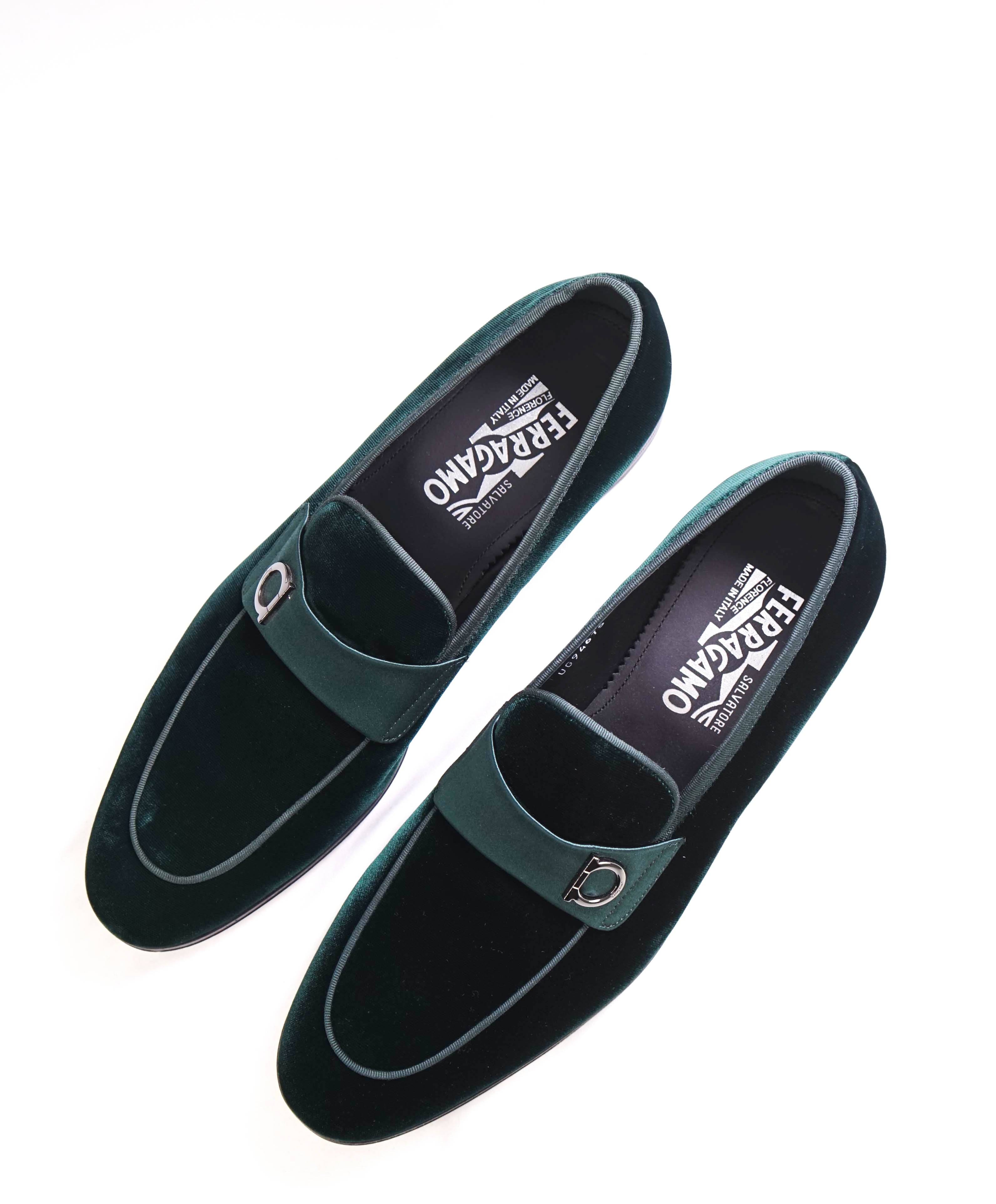 $950 SALVATORE FERRAGAMO - *LAPO * Green Velvet GANCINI Smoking Loafer - 8.5D US