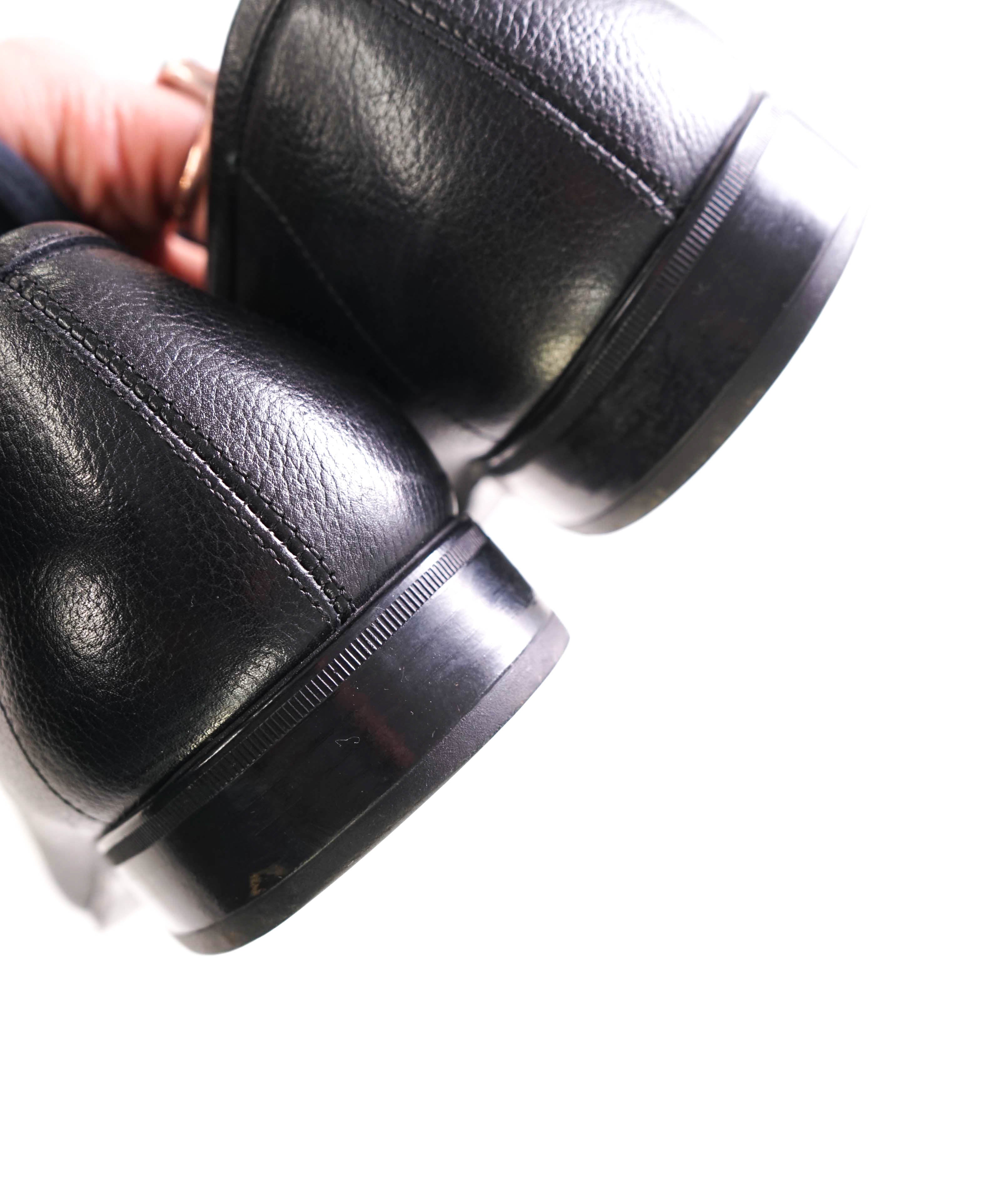 SALVATORE FERRAGAMO - “Flori 2” Pebbled Leather Gancini Bit Black Loafers - 8 US