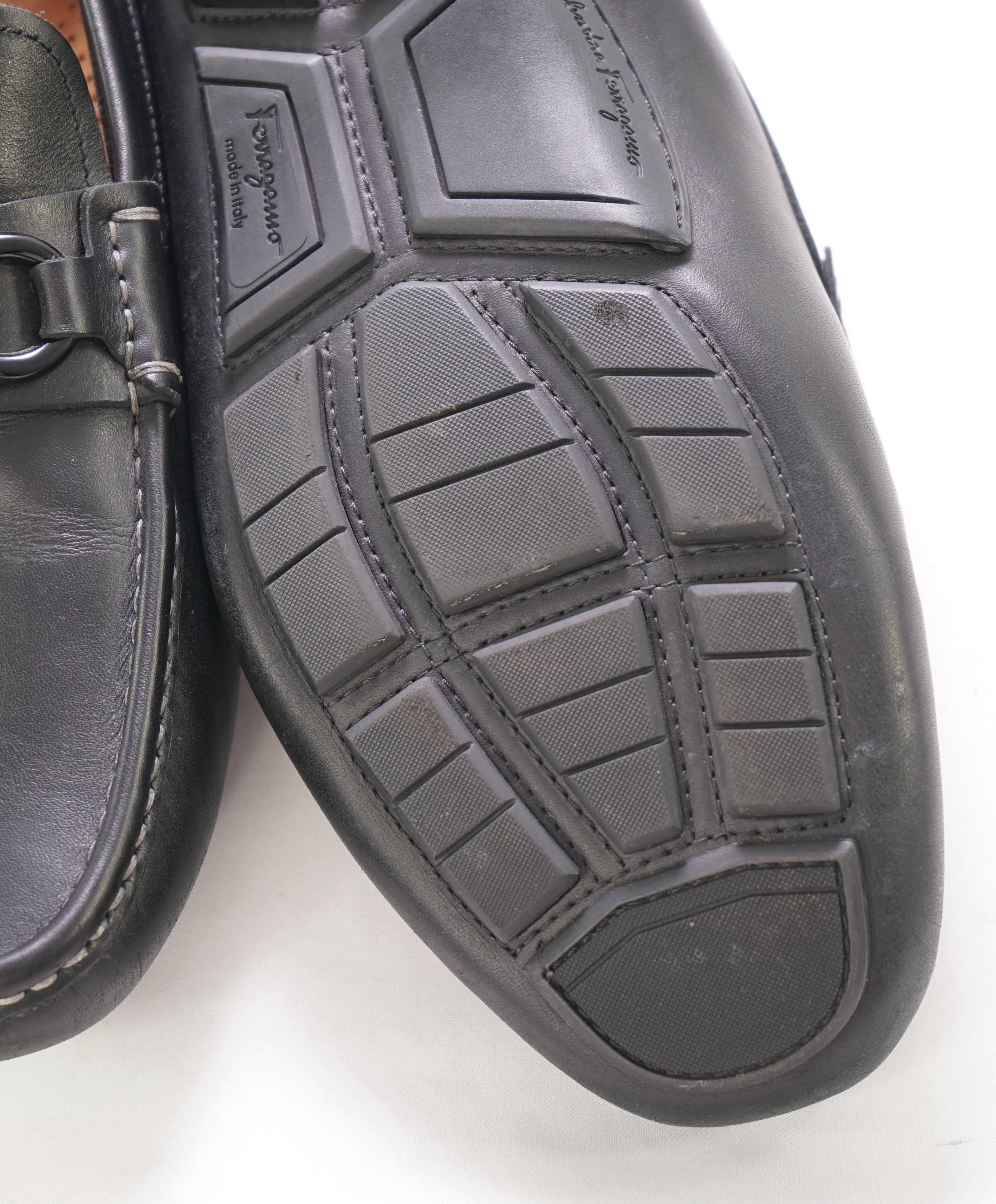 $750 SALVATORE FERRAGAMO - Parigi Black Gancini Bit Loafer - 9 EE US