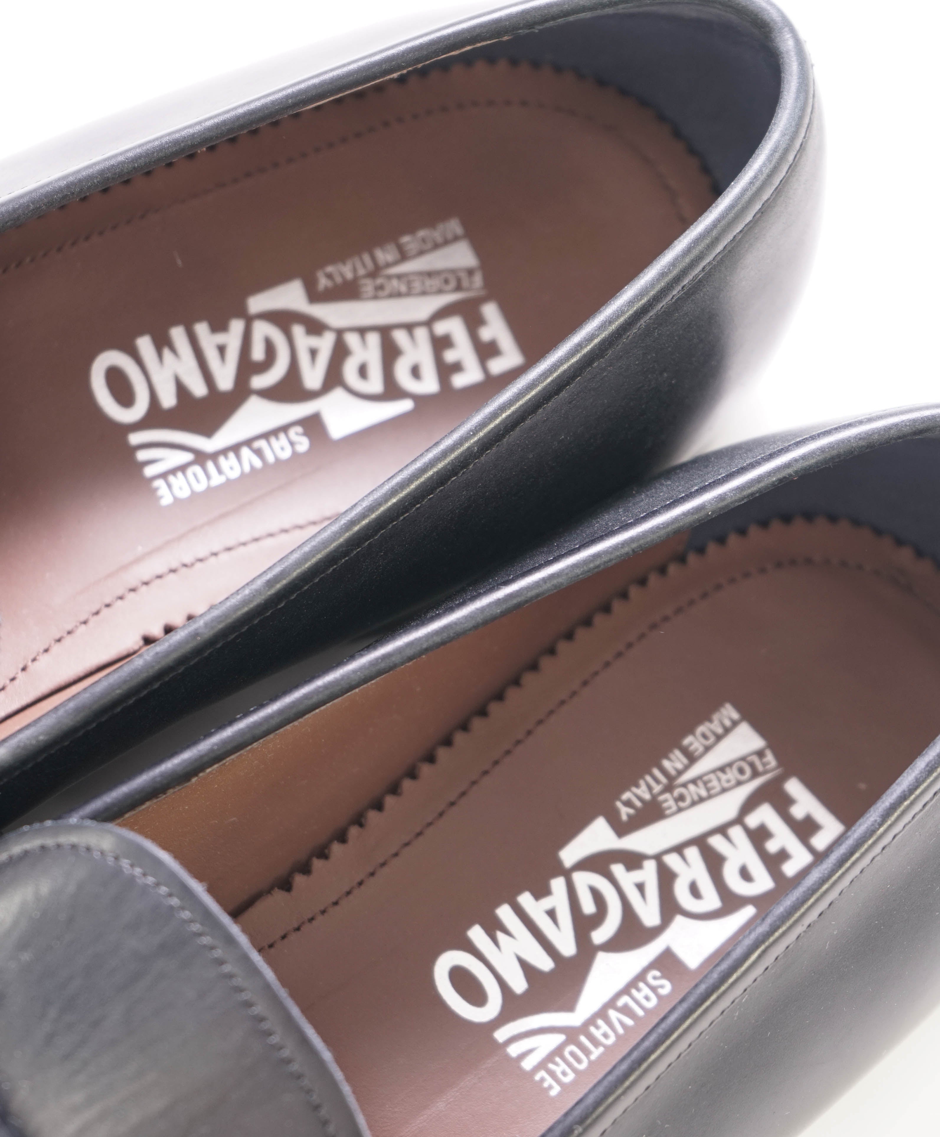 $850 SALVATORE FERRAGAMO - "BENFORD" Black Logo Bit Front Loafer - 11E US