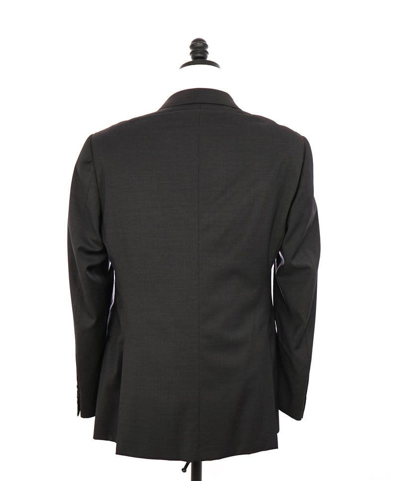 ARMANI COLLEZIONI - "Giorgio Line" Wool Textured Solid Gray Suit - 40R