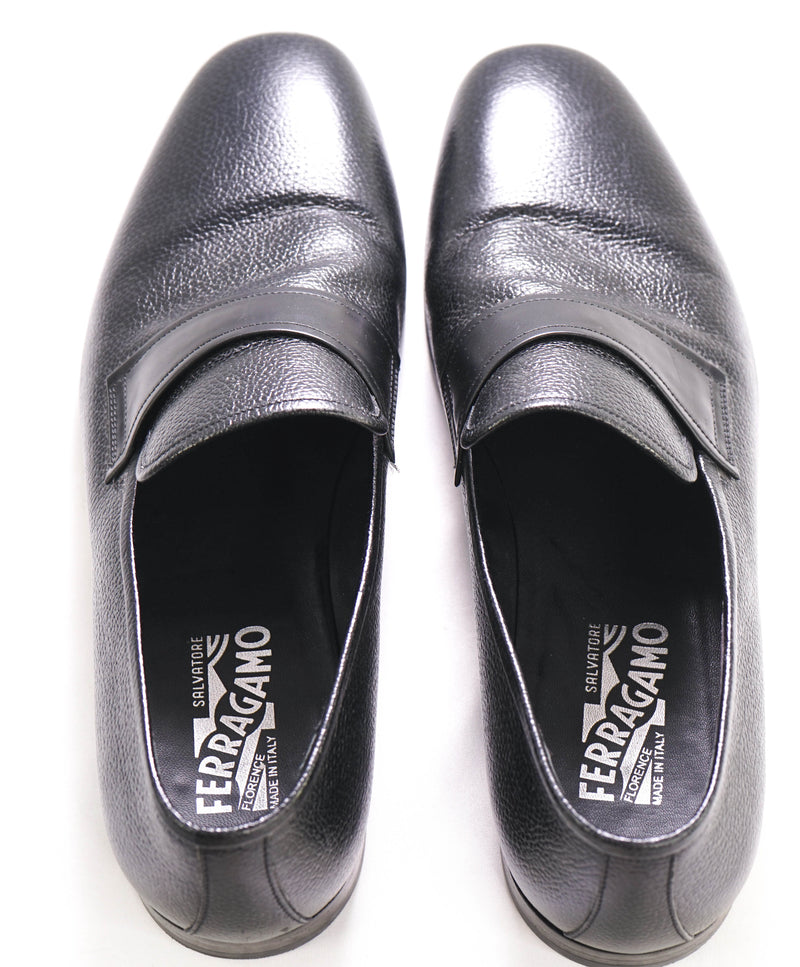 $950 SALVATORE FERRAGAMO - Pebbled Leather LOGO Engraved Heel Loafer - 11 EE US