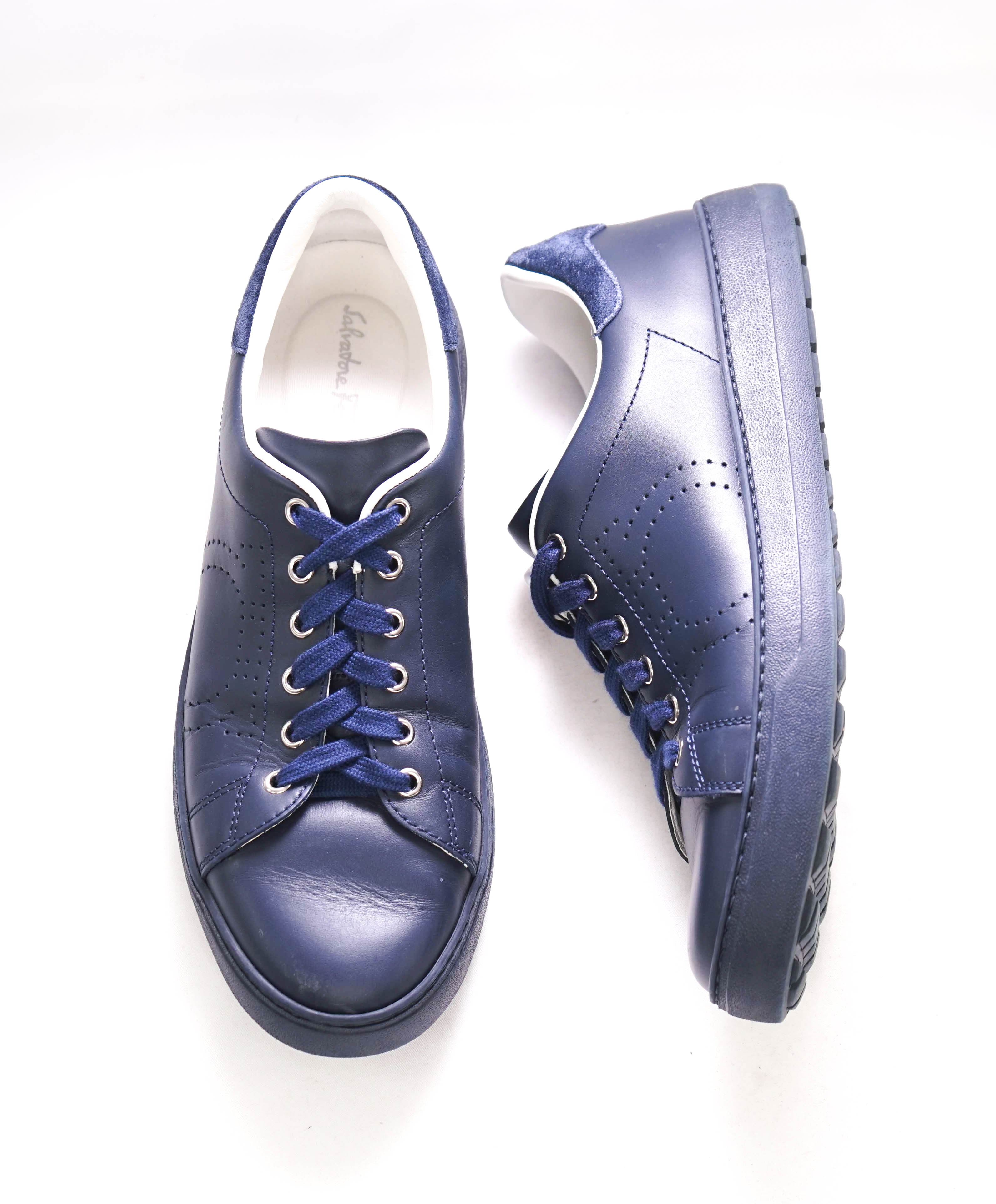 $750 SALVATORE FERRAGAMO - Blue Navy Gancini Embossed Logo