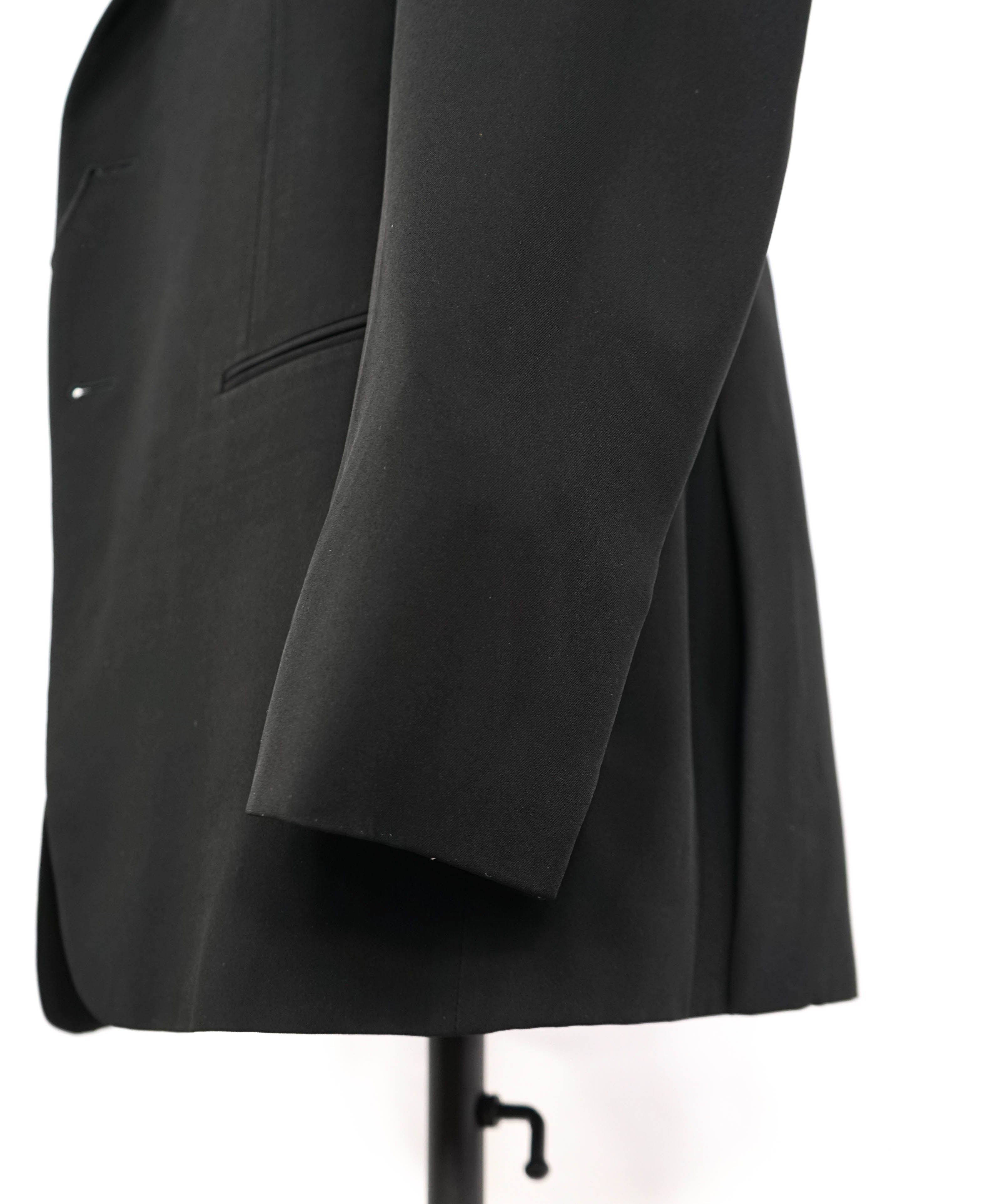 GIORGIO ARMANI - “SU MISURA” Stretch Wool Solid Black Blazer - 40R