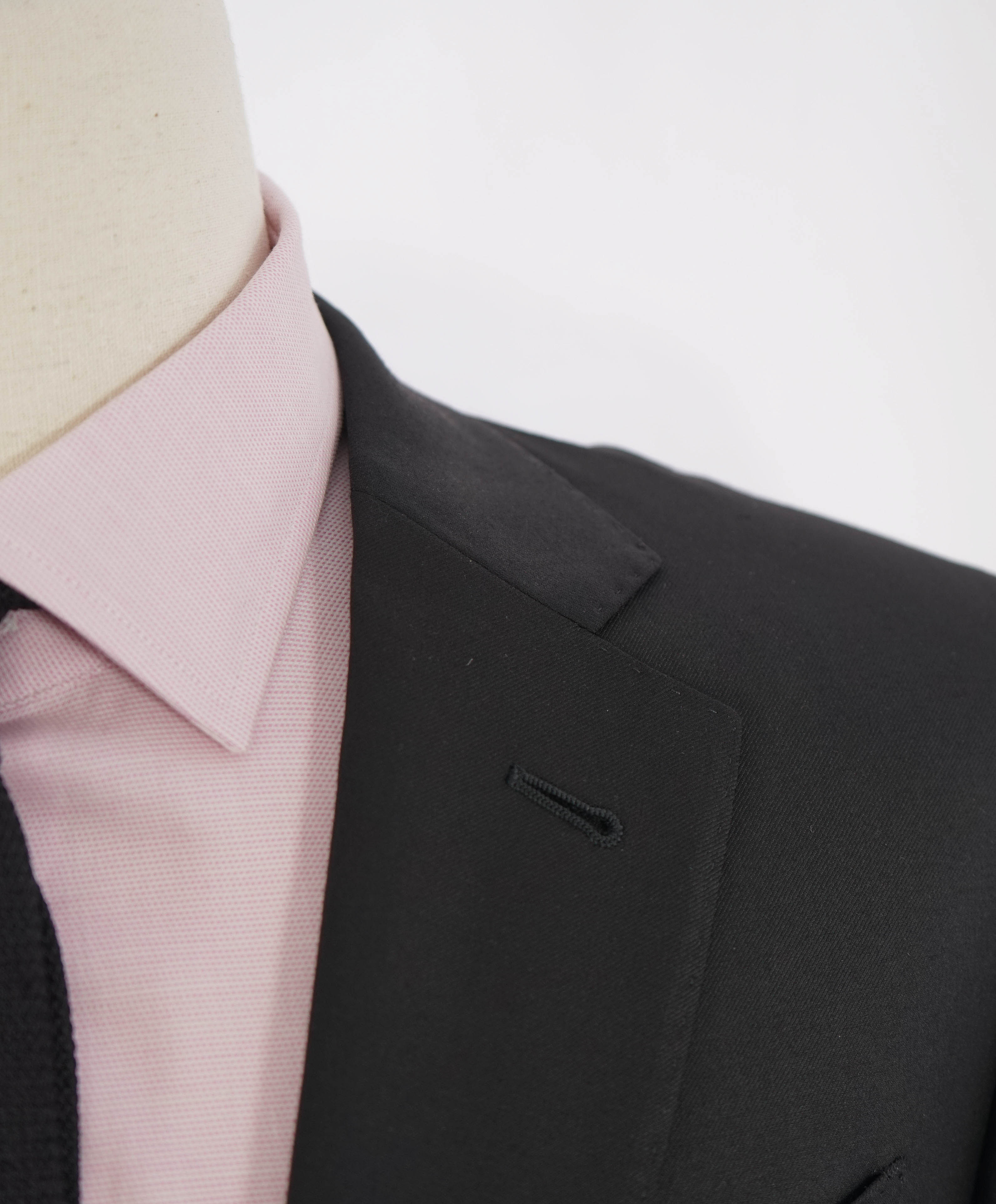 ARMANI COLLEZIONI -  "G Line" Modern Solid Black Notch Lapel Suit - 40R