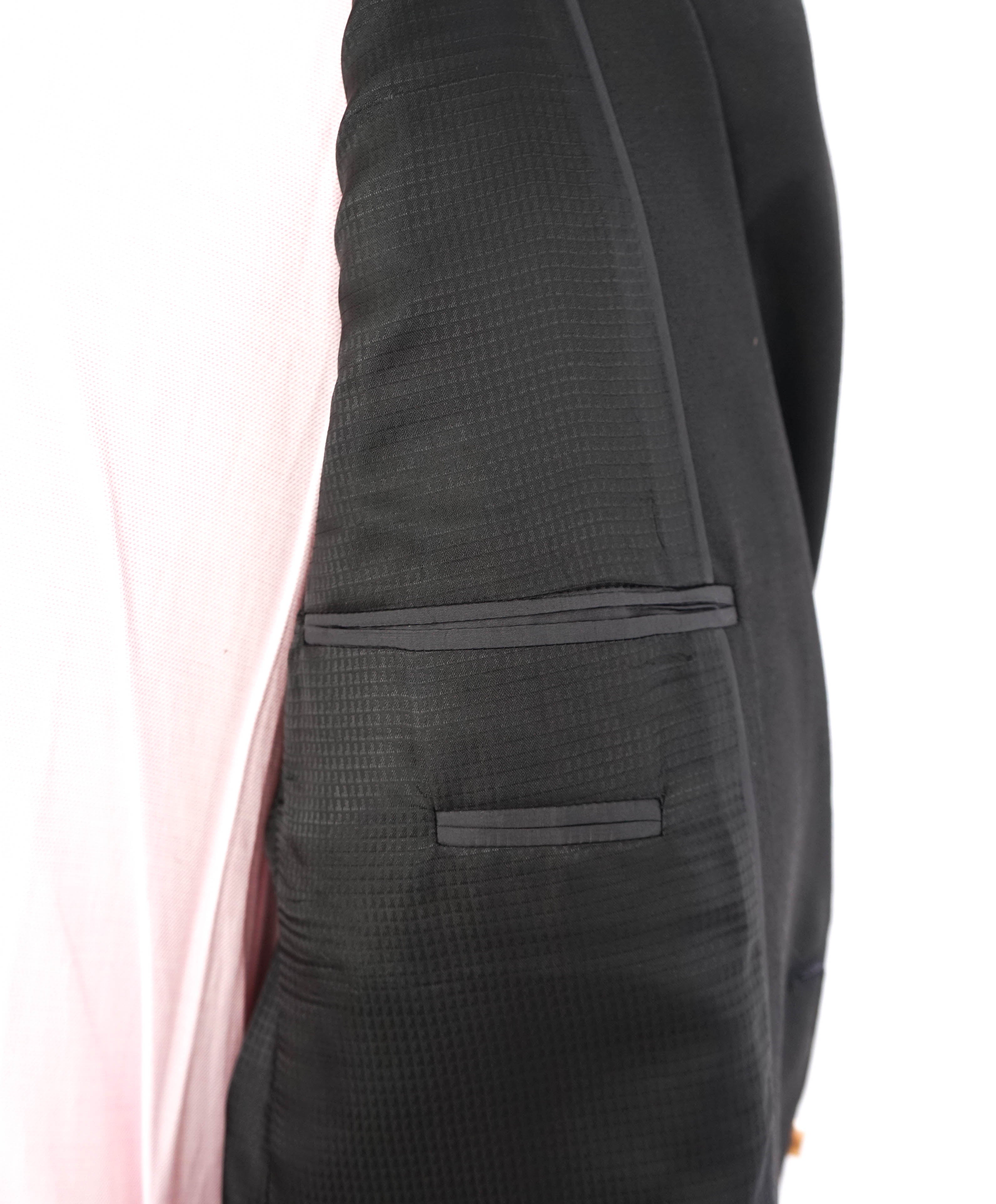 ARMANI COLLEZIONI -  "G Line" Modern Solid Black Notch Lapel Suit - 40R