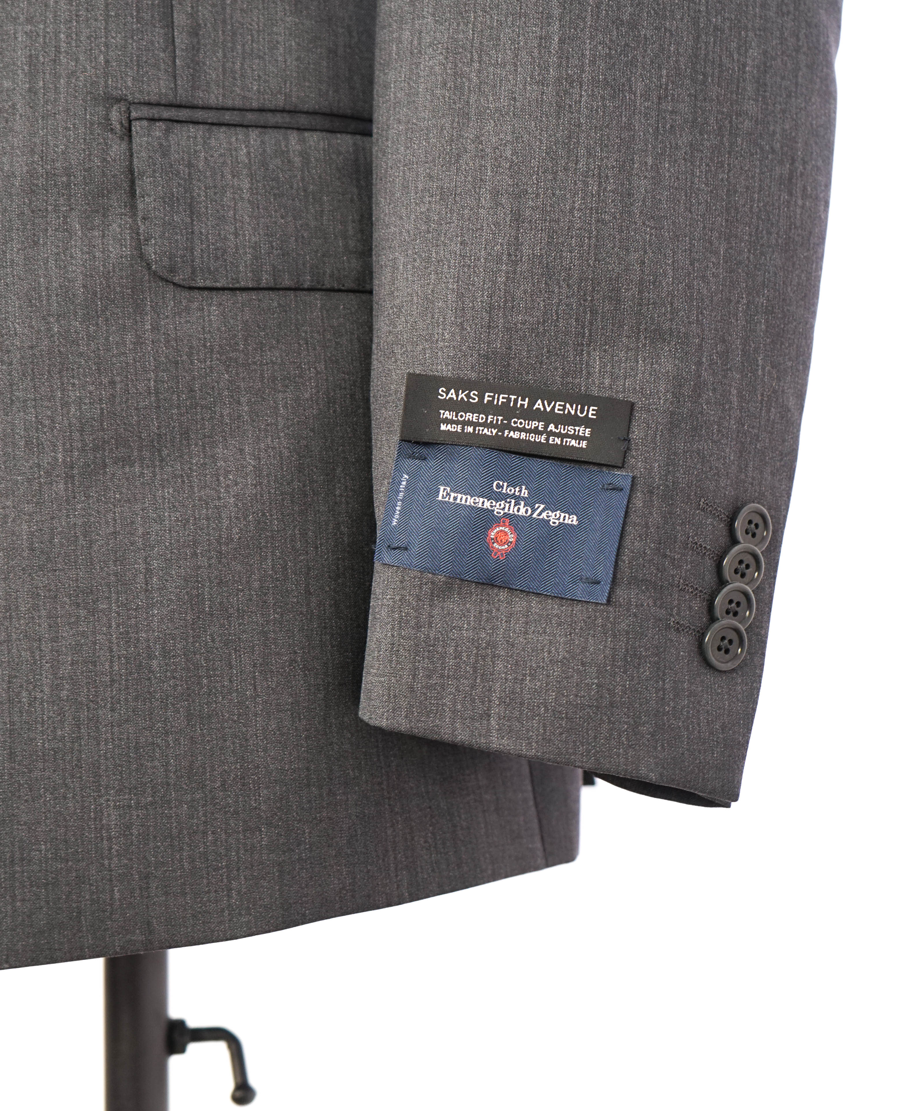 ERMENEGILDO ZEGNA - "TAILORED FIT" SAKS FIFTH AVENUE *SILK* Gray Suit - 44S