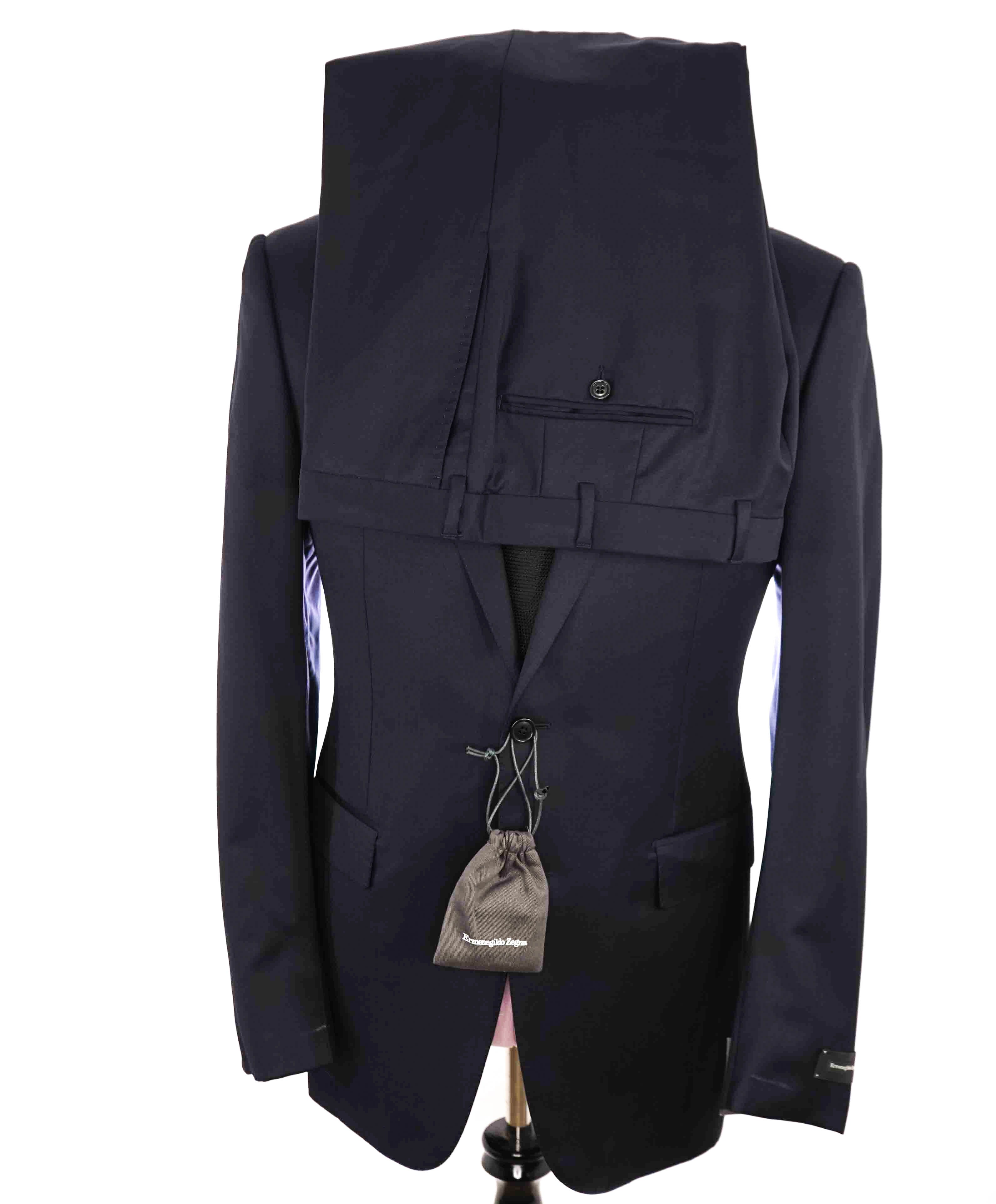 $3,250 ERMENEGILDO ZEGNA - "MICRONSPHERE" *Closet Staple* Navy Suit - 42L