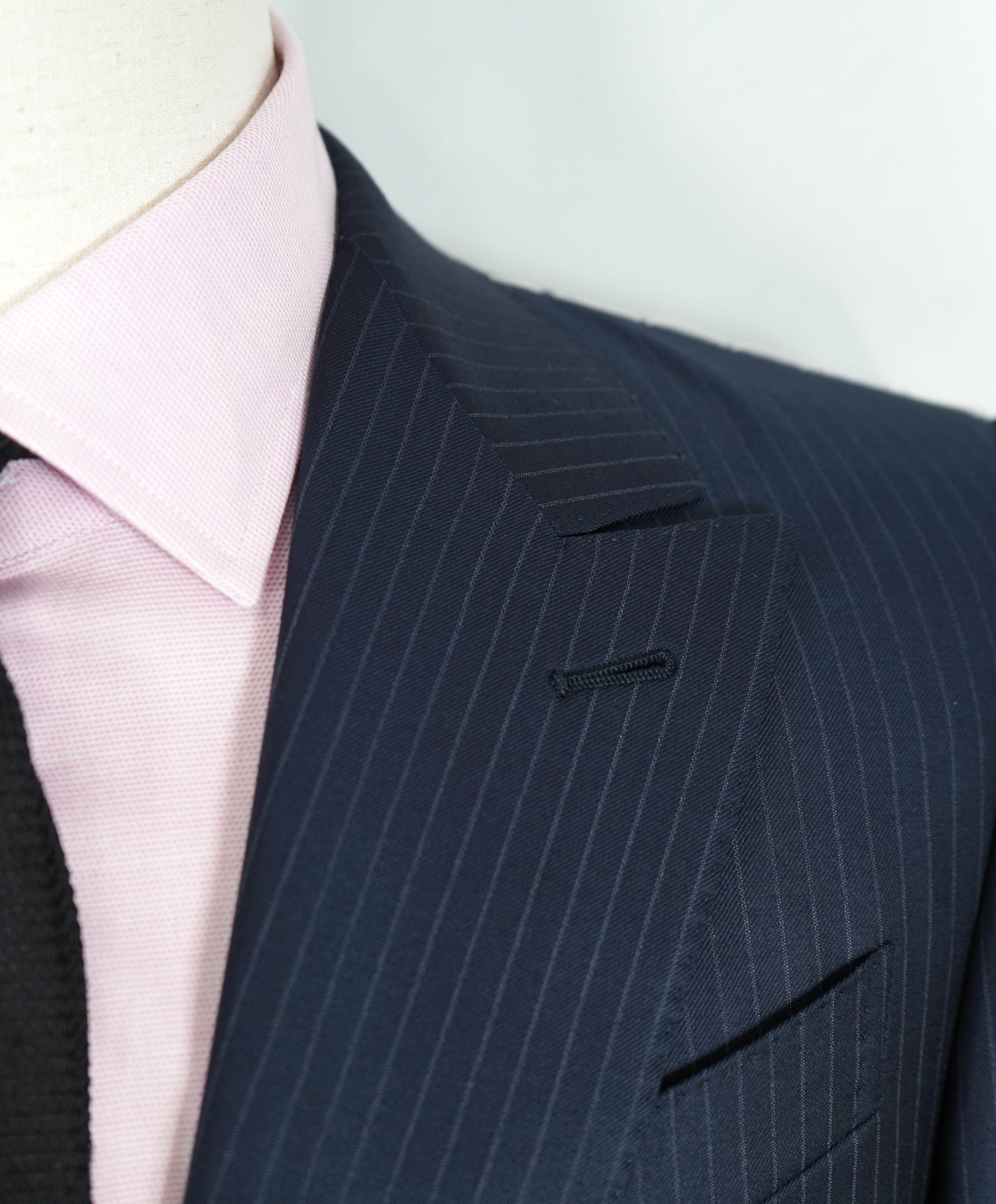 $3,000 ERMENEGILDO ZEGNA - "Manhattan" "MultiSeason" Wide Peak Lapel Suit - 38R