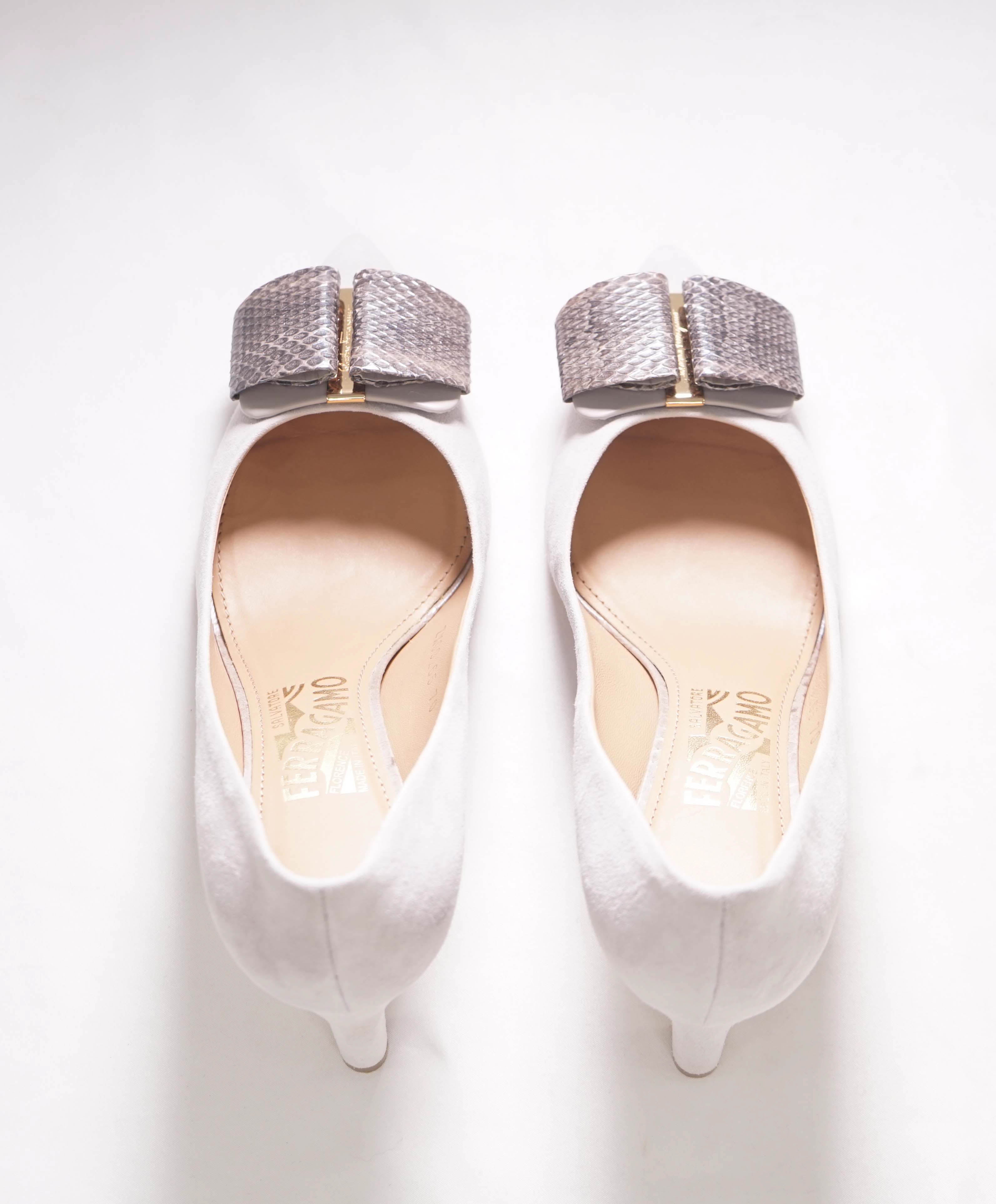 $850 SALVATORE FERRAGAMO - *MIMI' 70 VARA 7cm Neutral Suede Heel - 7.5 B US (WOMEN)