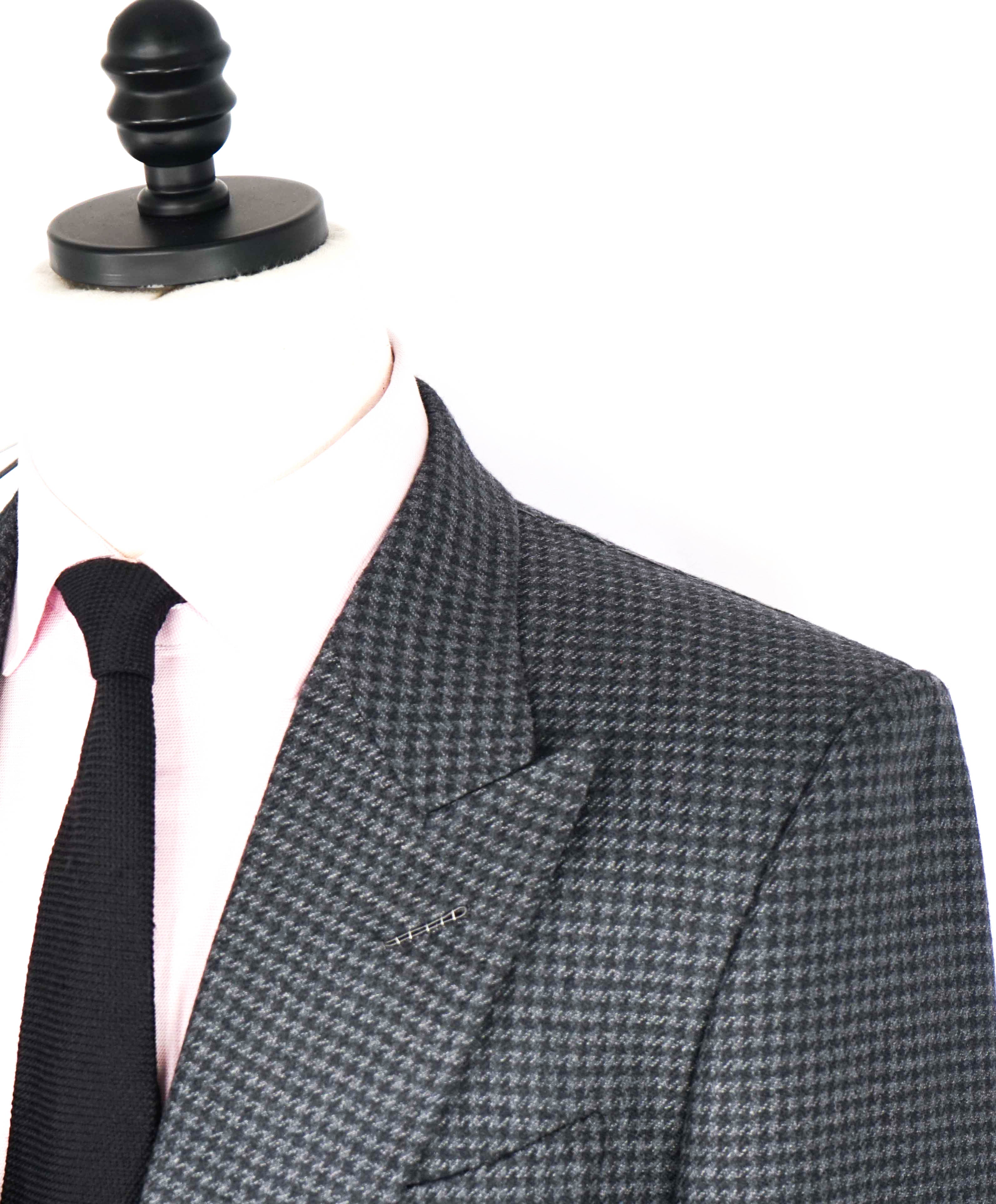 $4,070 TOM FORD - "SHELTON" Houndstooth Gray Patch Pocket Blazer Jacket - 42R