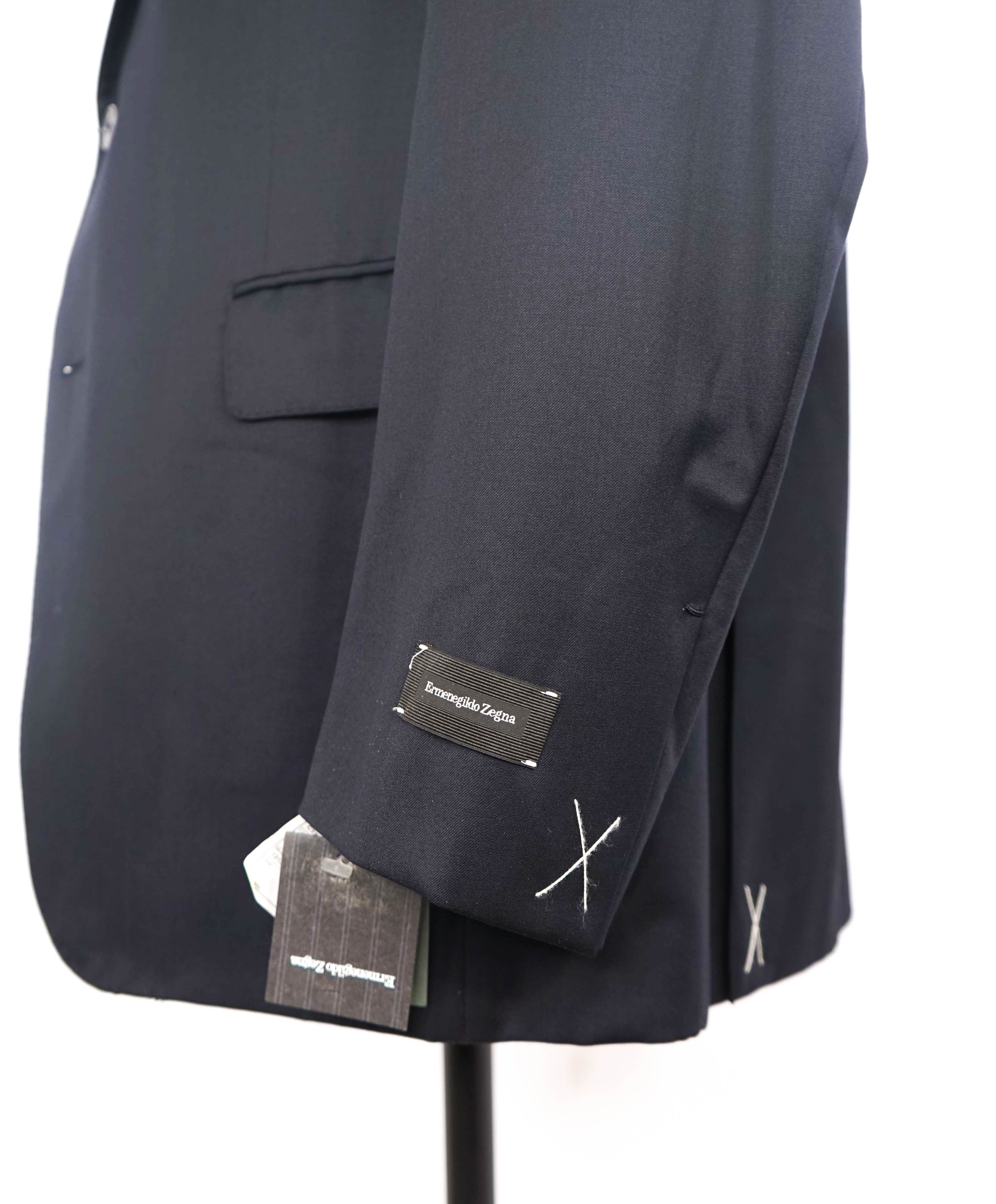 $3,250 ERMENEGILDO ZEGNA - "MICRONSPHERE" *Closet Staple* Navy Suit - 46R