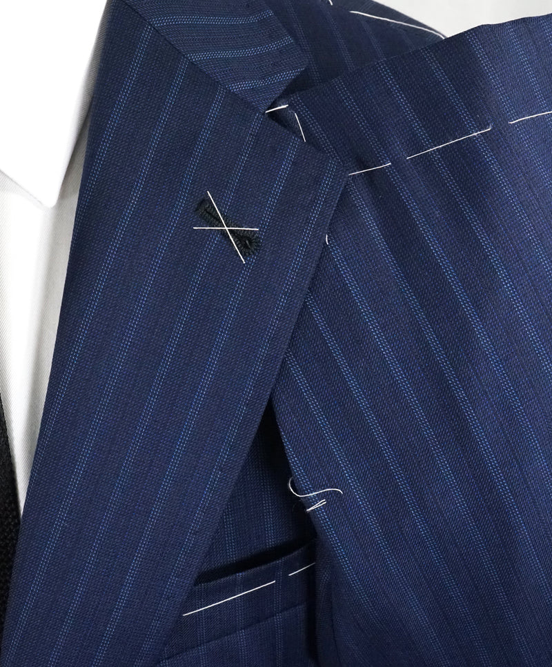 ARMANI COLLEZIONI - “Su Misura” ITALY Wool Bold Stripe Slim Suit - 38R