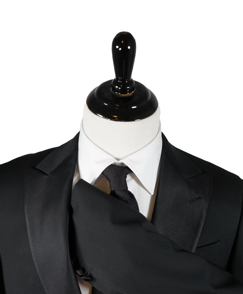 ARMANI COLLEZIONI - Black Peak Lapel 1-Button Satin Tuxedo - 38R