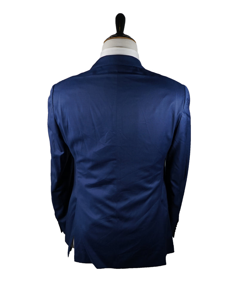 ARMANI COLLEZIONI - “G Line” Micro-Check Basket Weave Blue Suit - 40R