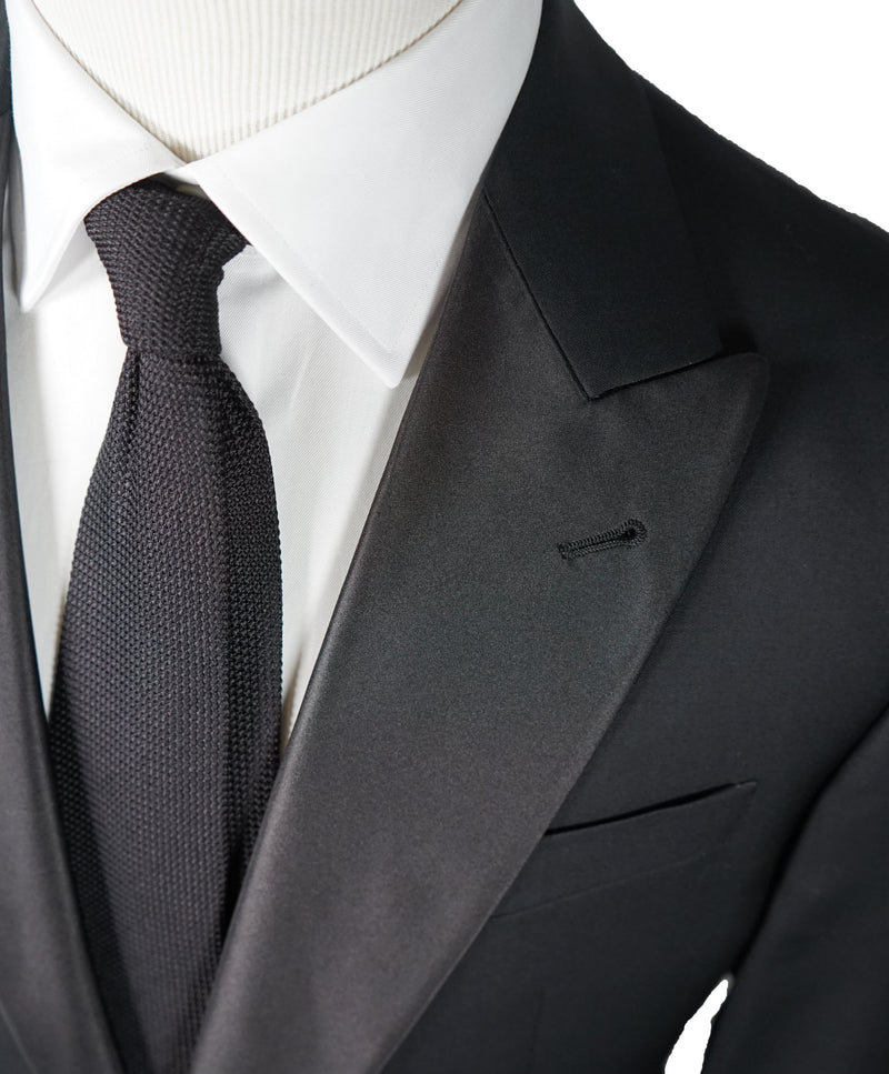 Armani sale collezioni suit