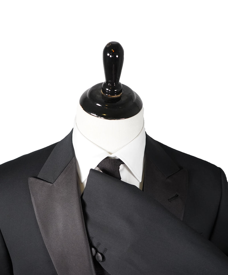 ARMANI COLLEZIONI - “G Line” Natural Stretch Wide Peak Lapel Tuxedo Su –  Luxe Hanger