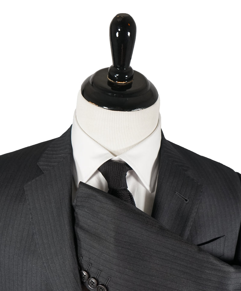 ARMANI COLLEZIONI G Line Tonal Gray Herringbone Pattern Wool Suit Luxe Hanger