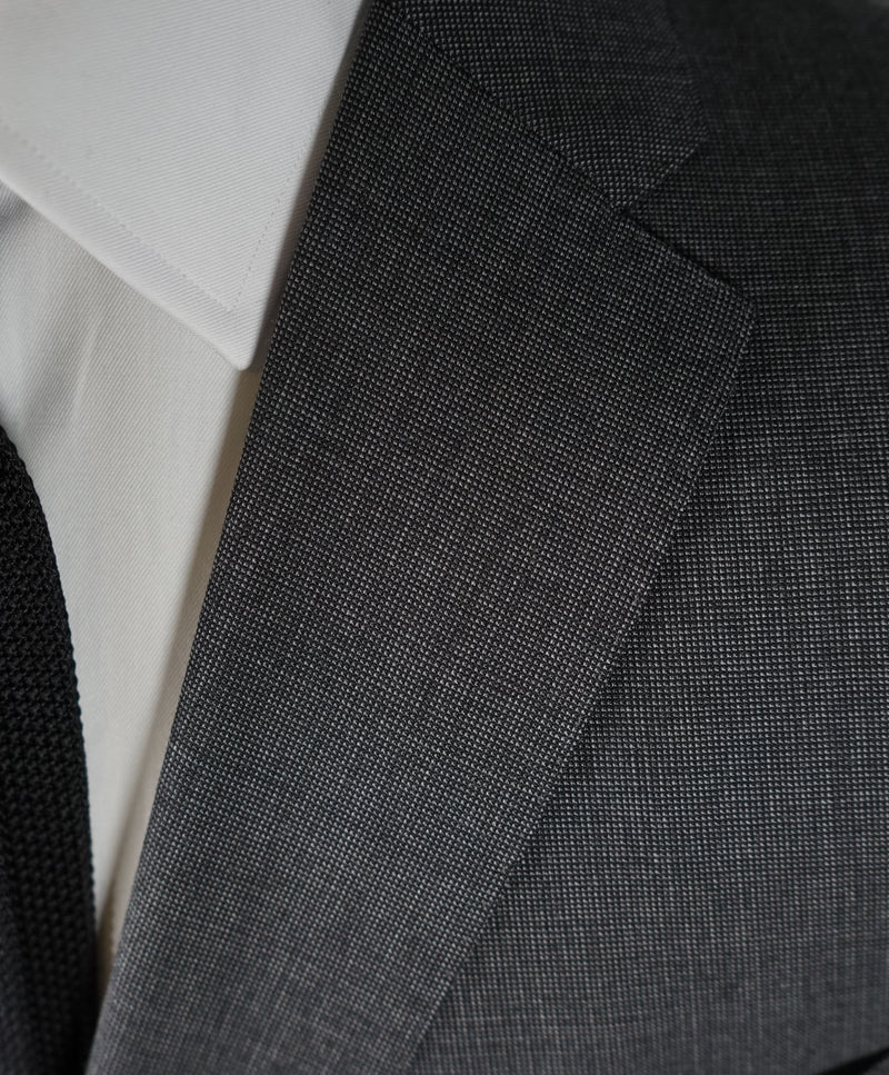 ARMANI COLLEZIONI - “METROPOLITAN” Slim Gray Textured Suit - 44R