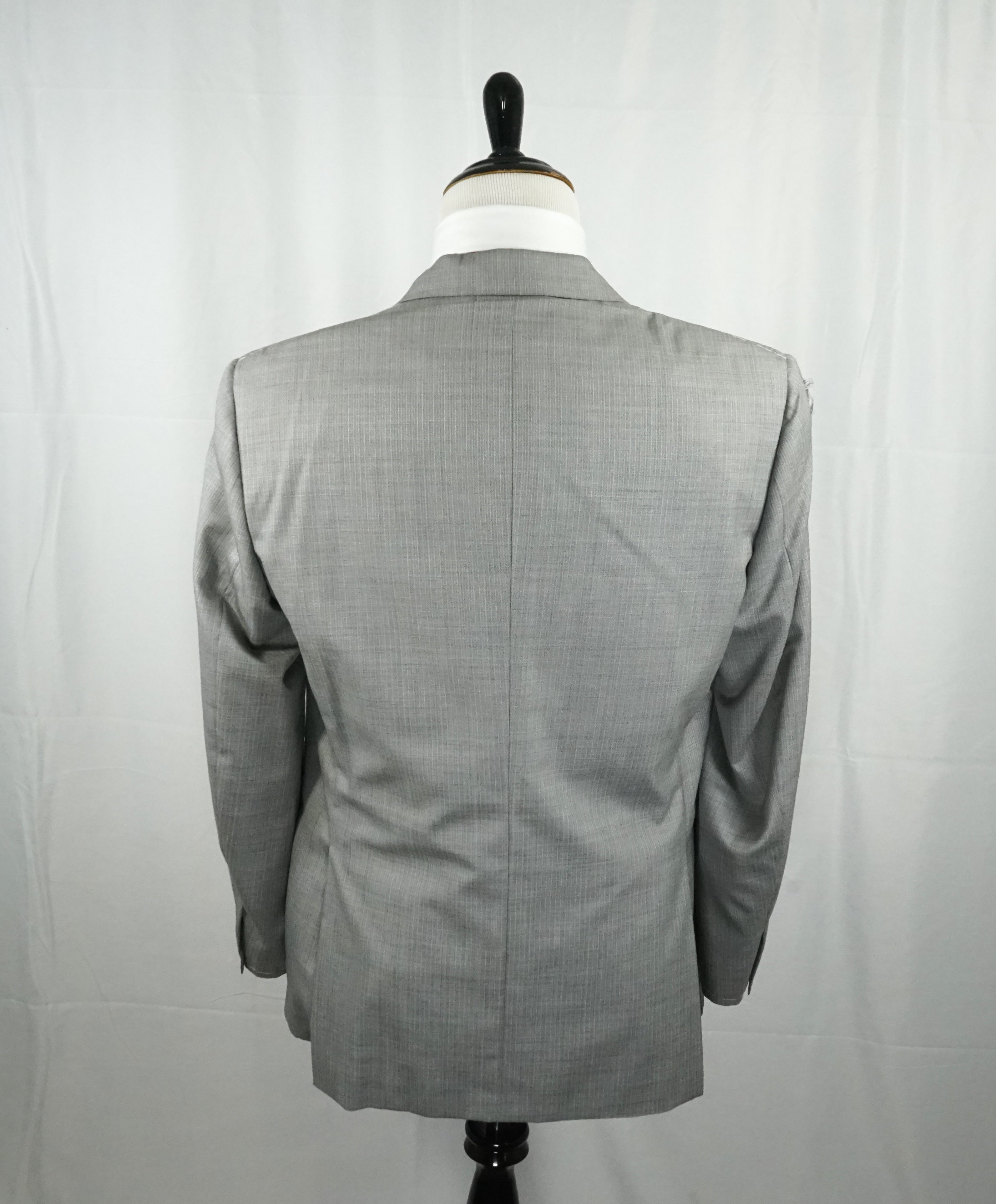 BRIONI - Micro Herringbone Wool & Silk Suit Hand Made In Italy - 44R
