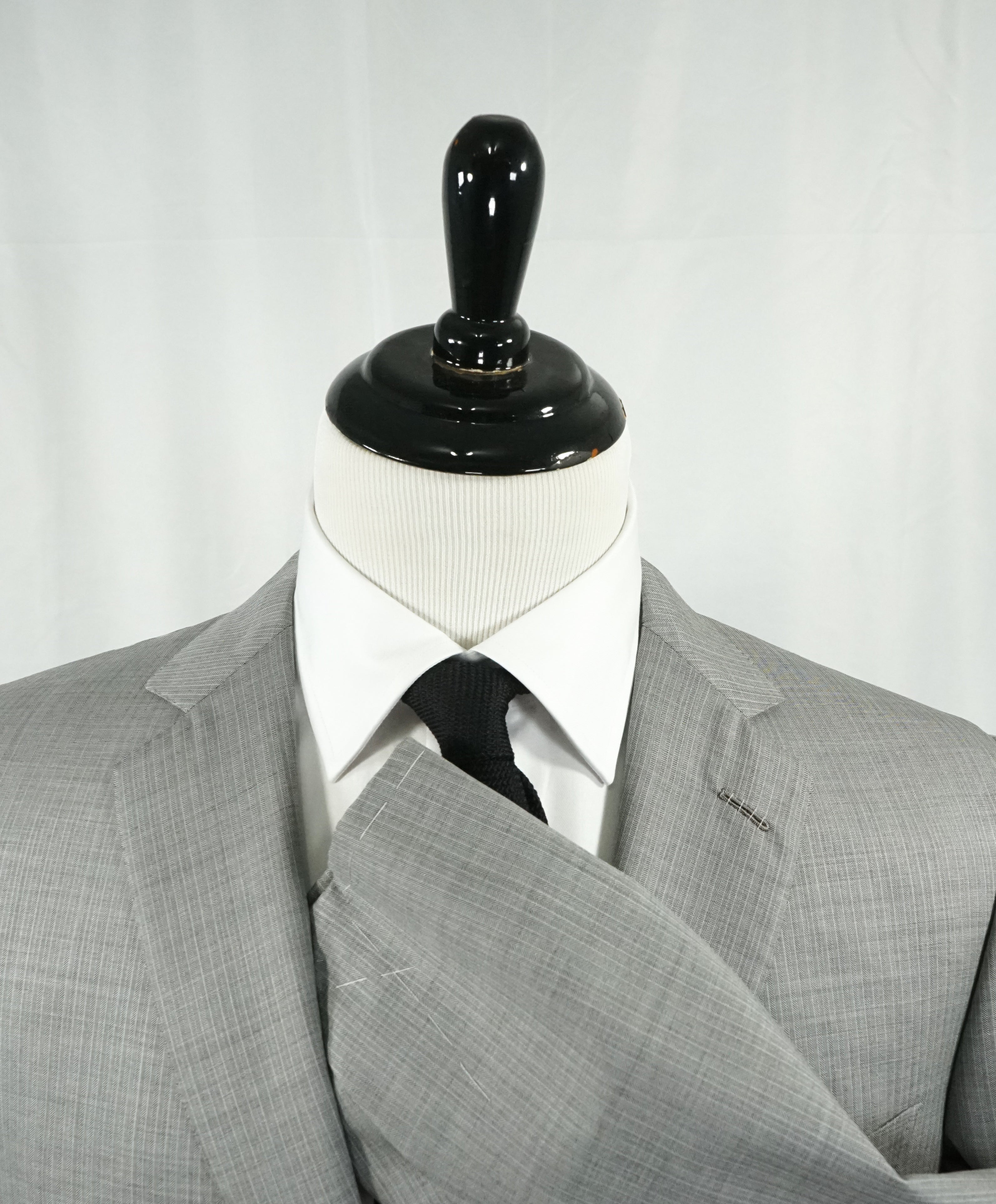 BRIONI - Micro Herringbone Wool & Silk Suit Hand Made In Italy - 44R