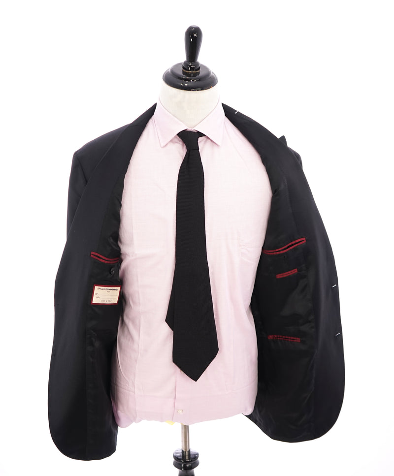 BRUNELLO CUCINELLI - Black On Black Wide Peak Lapel Tuxedo Suit - 48R