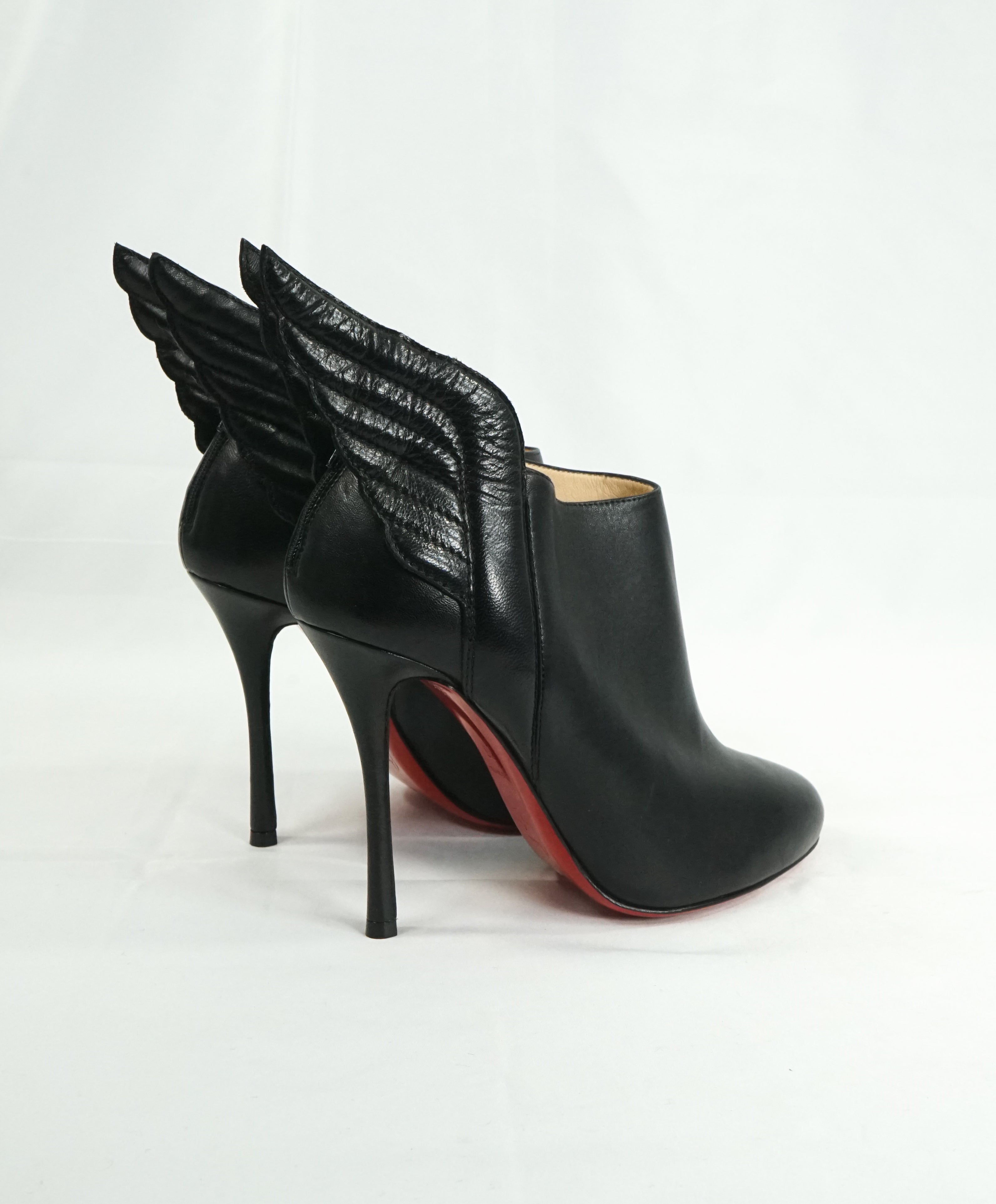 CHRISTIAN LOUBOUTIN - "MERCURA 100mm" Black Leather Wing Bootie pump - 36