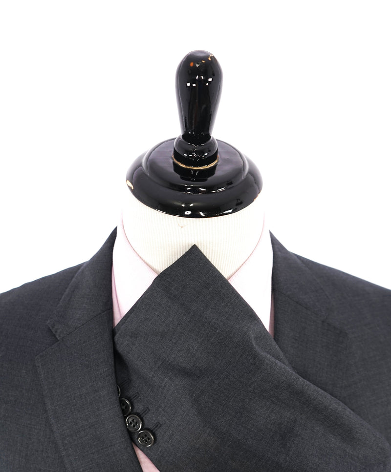 ARMANI COLLEZIONI - *CLOSET STAPLE* Gray Wool 2-Button Suit - 50R