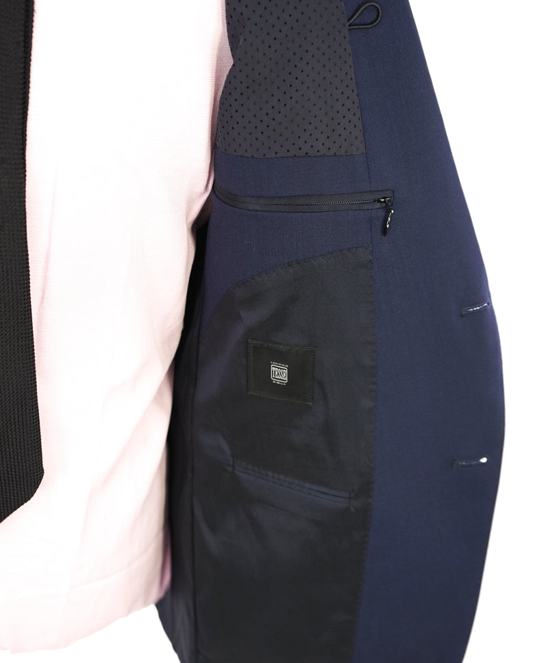 HUGO BOSS - Stretch Fabric "TRAVEL" Navy Blazer Zipper pockets & Net Lining - 42R