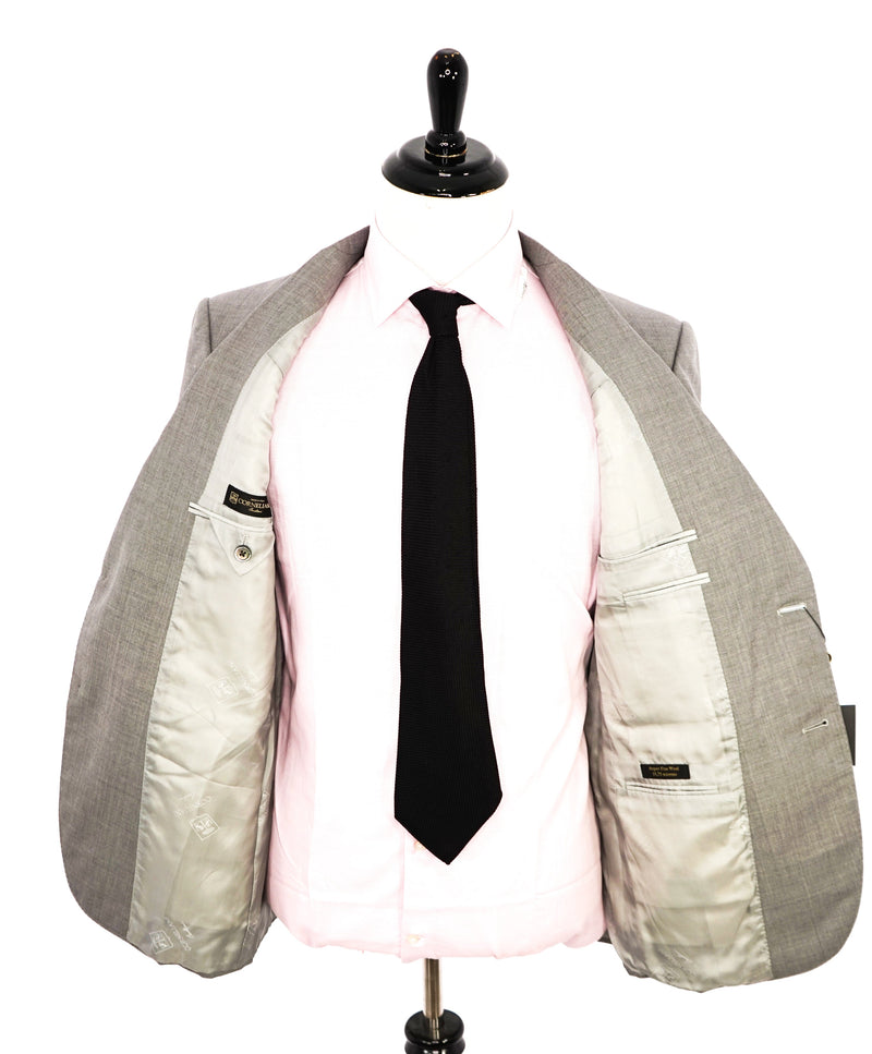 $2,395 CORNELIANI - "SUPER FINE WOOL" Light Gray 15,75 Microns Suit - 40R