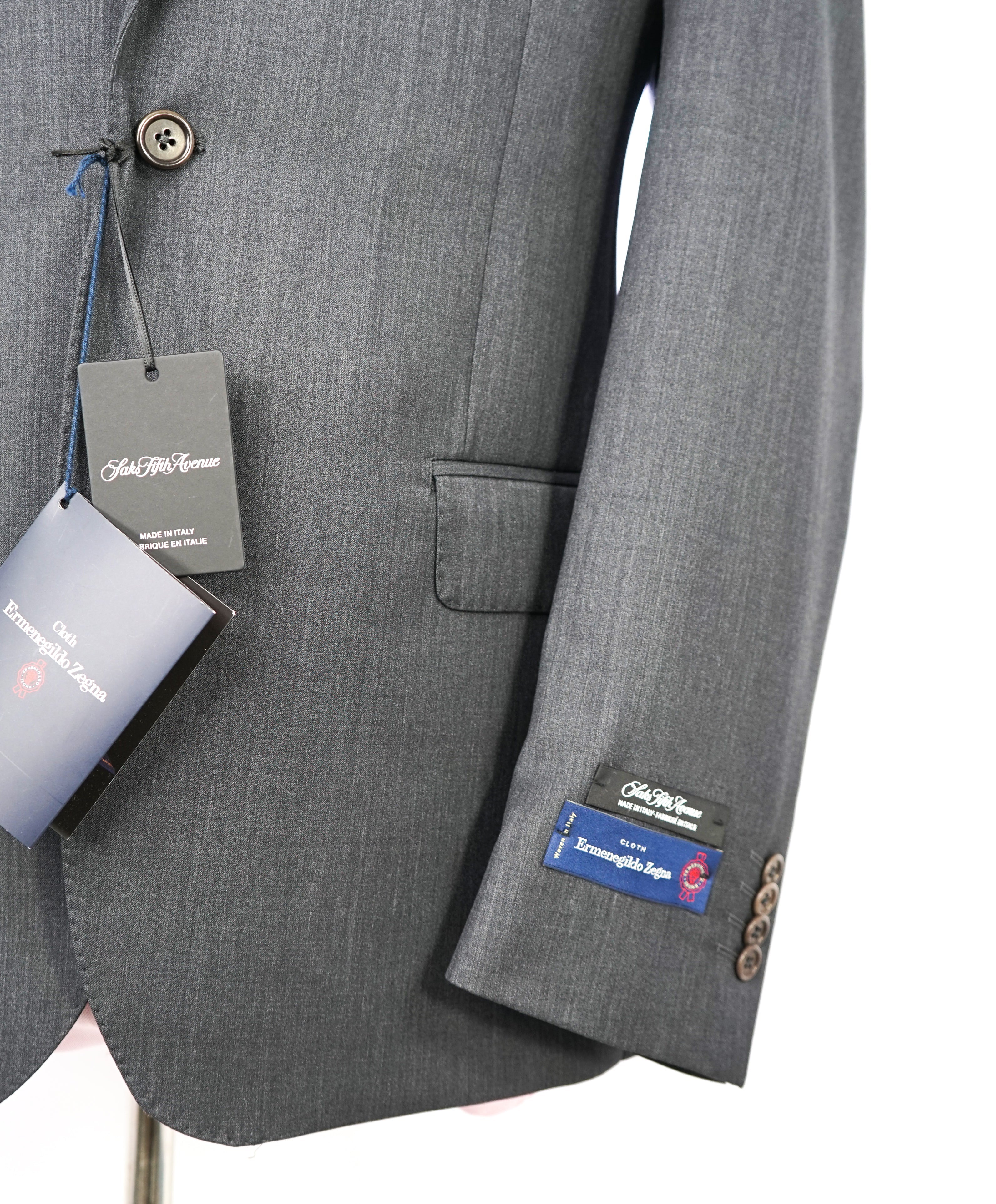 ERMENEGILDO ZEGNA - "Classic" SAKS FIFTH AVENUE *SILK* Gray Suit - 48R