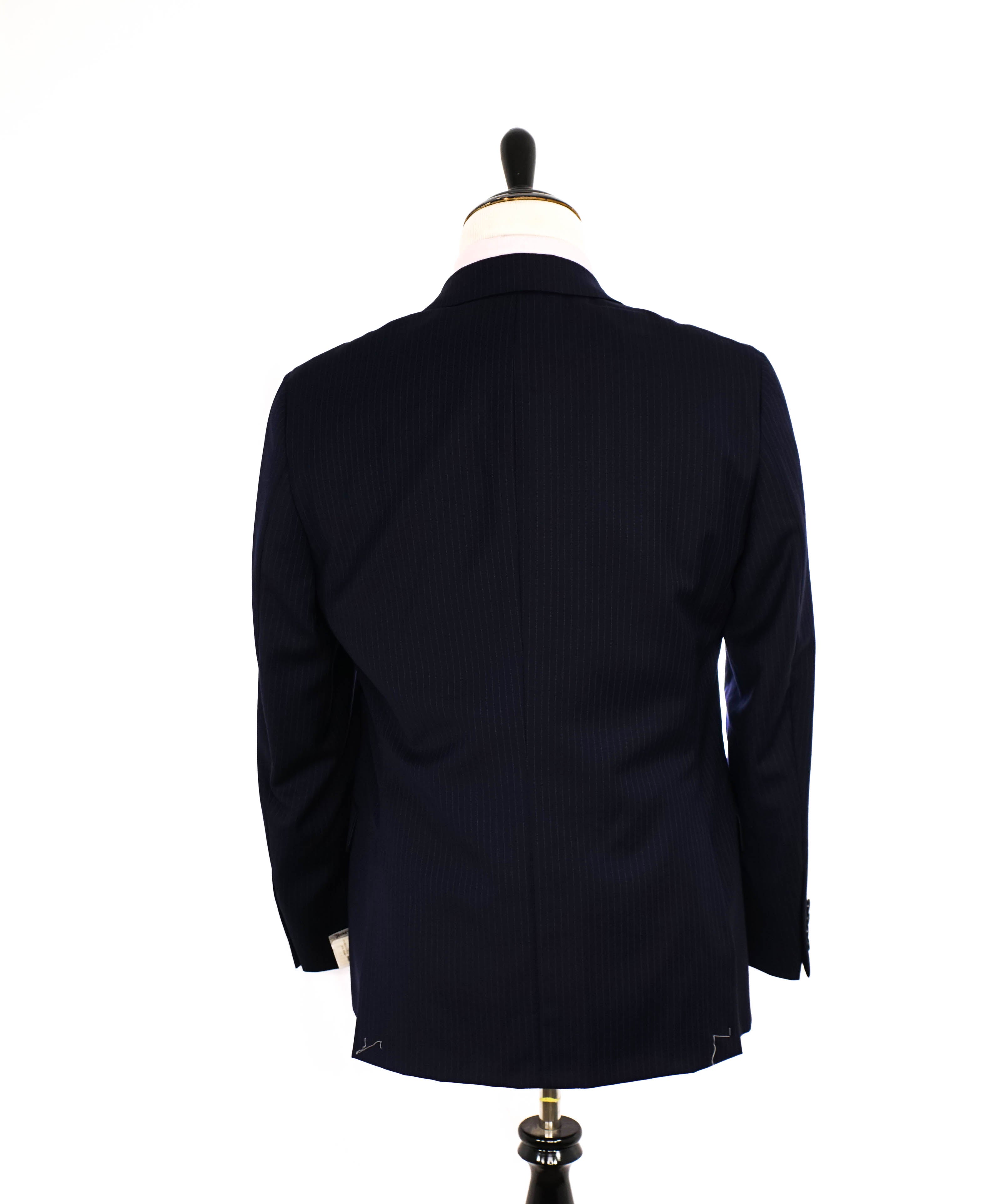 $1,695 HICKEY FREEMAN - Blue / Ivory Stripe "Milburn ii" Notch Lapel Suit - 40R