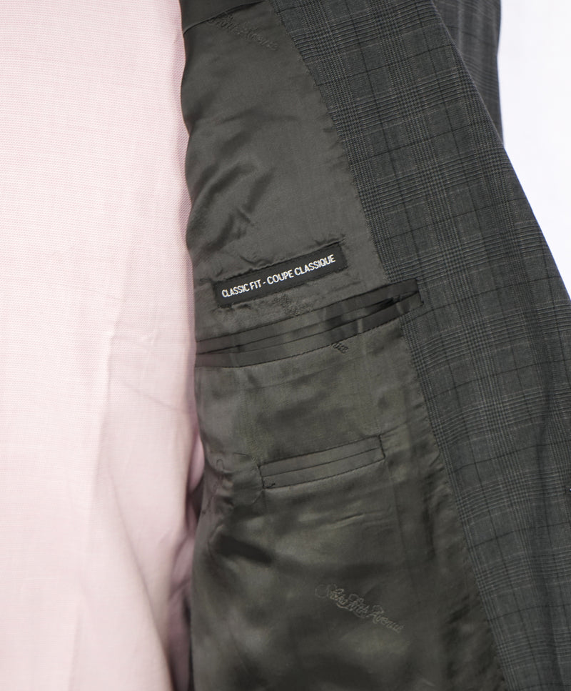 ERMENEGILDO ZEGNA - By SAKS FIFTH AVENUE "Classic" COOL EFFECT Gray Suit - 42R