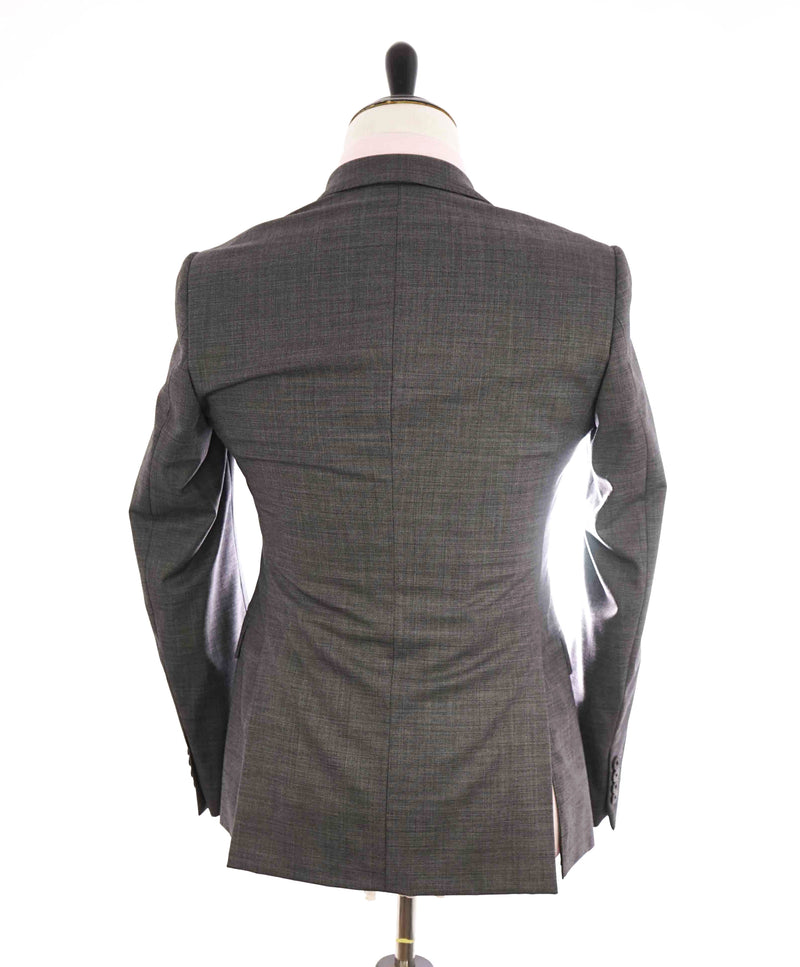 $1,895 ARMANI COLLEZIONI - Textured Gray Notch Lapel Wool Suit - 36R
