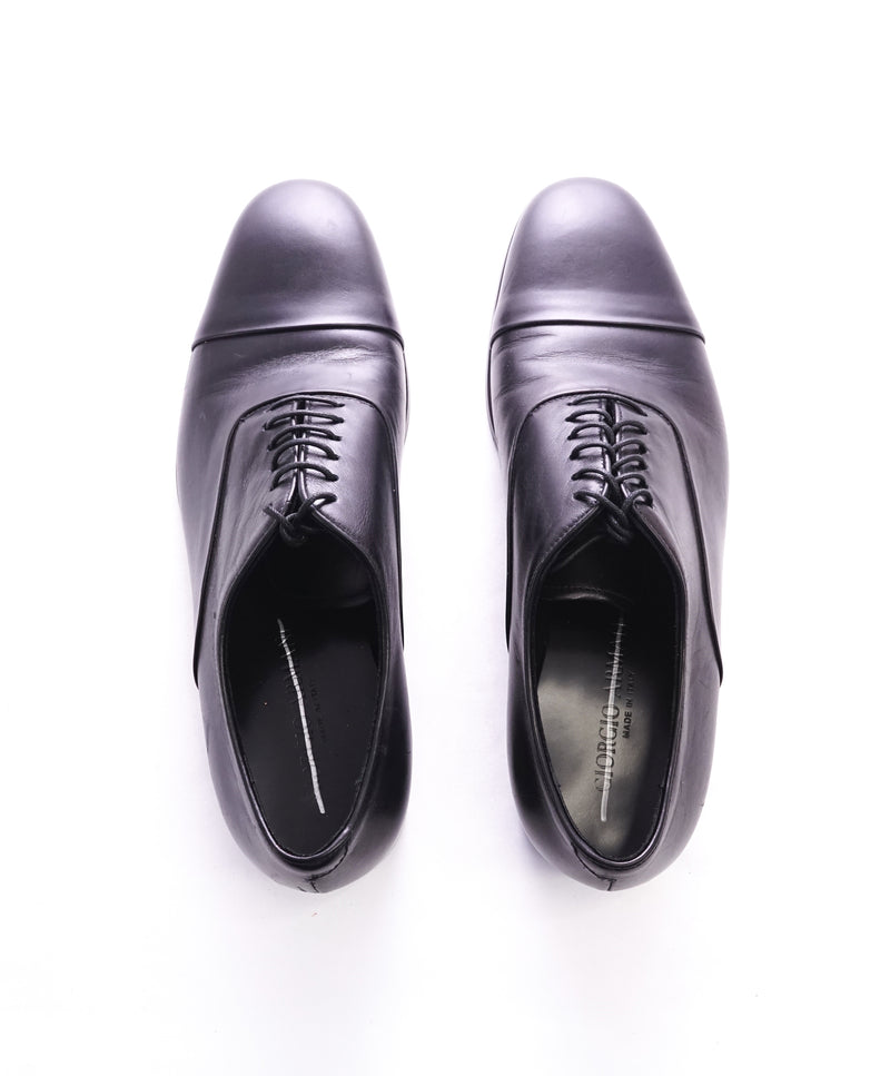 GIORGIO ARMANI - Black Cap Toe Sleek Oxfords W Round Toe - 9