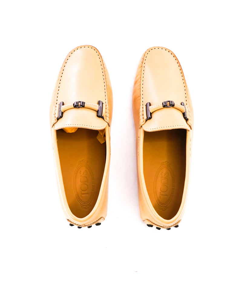 TOD’S - Beige T Tods Logo Driving Loafers- 7US