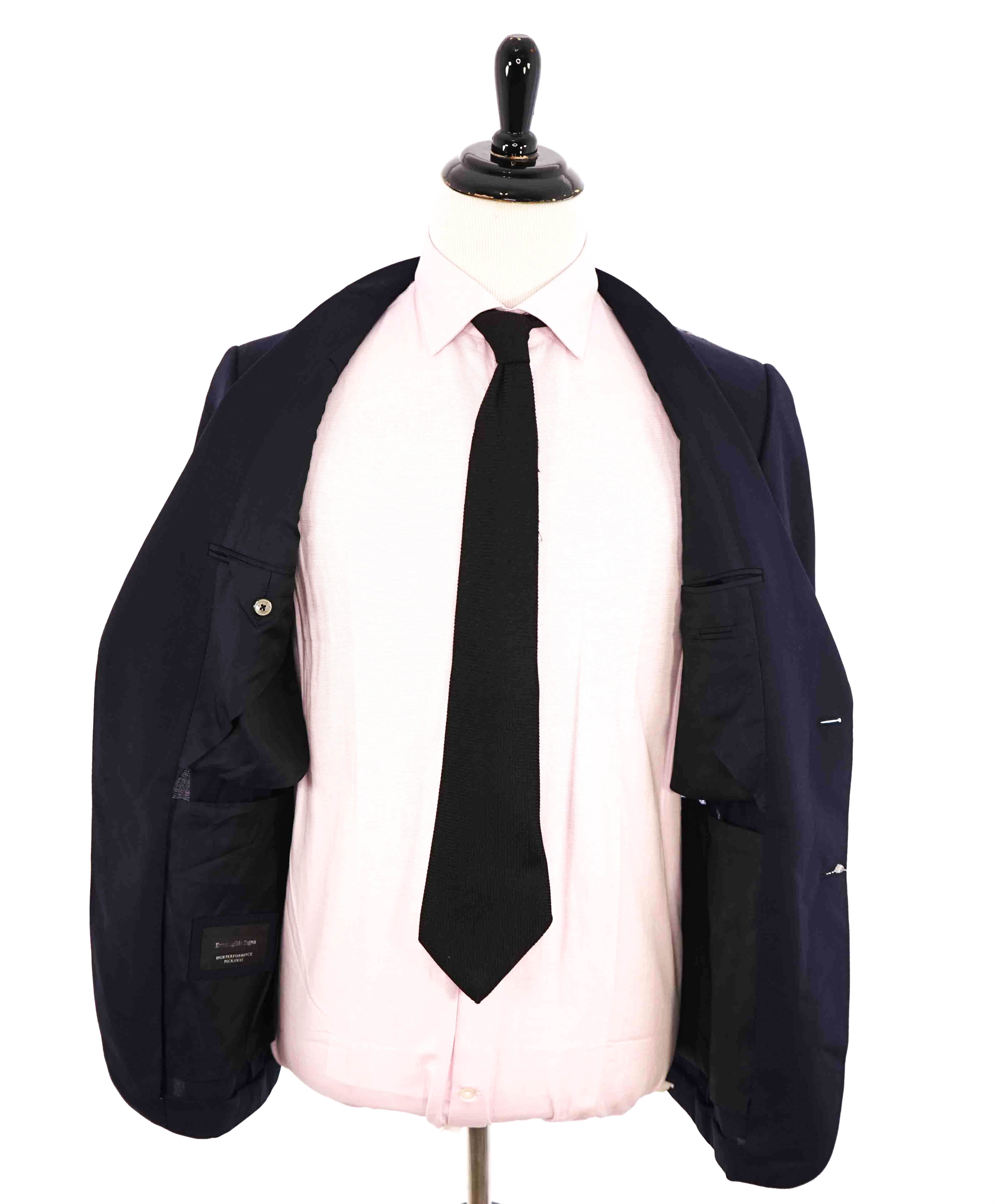 $3,290 ERMENEGILDO ZEGNA-“HIGH PERFORMANCE PACKAWAY” Navy Blazer- 46R
