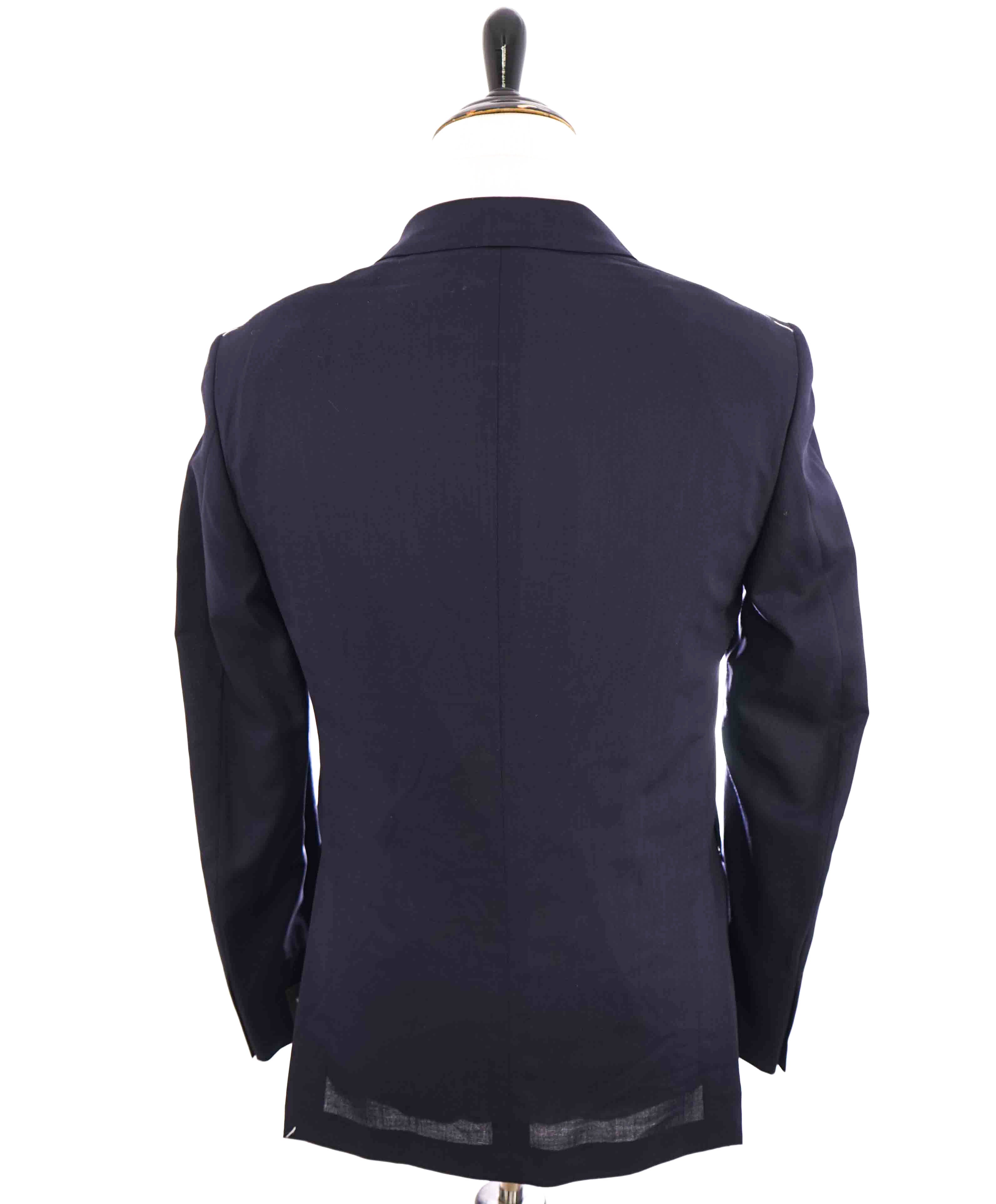 $3,290 ERMENEGILDO ZEGNA-“HIGH PERFORMANCE PACKAWAY” Navy Blazer- 46R