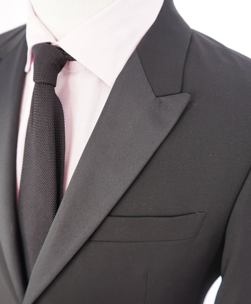 ARMANI COLLEZIONI - Black Textured Peak Lapel "M Line" Slim Suit - 38R