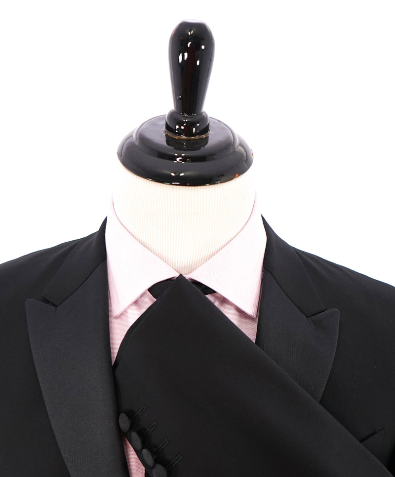 ARMANI COLLEZIONI - Black Textured Peak Lapel "M Line" Slim Suit - 38R