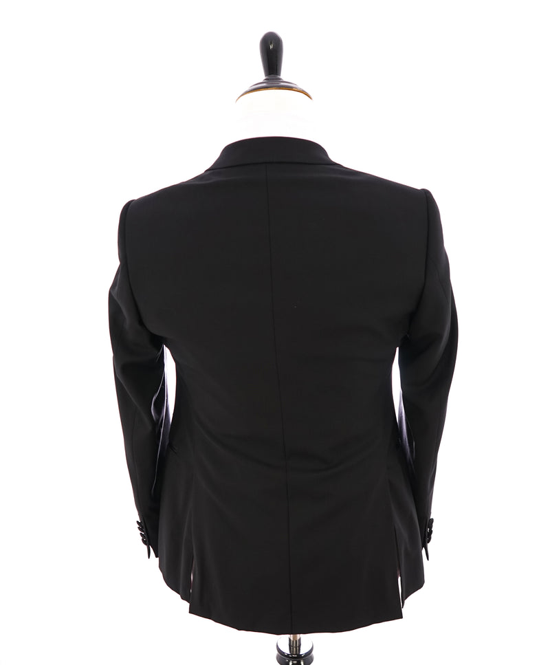 ARMANI COLLEZIONI - Black Textured Peak Lapel "M Line" Slim Suit - 38R