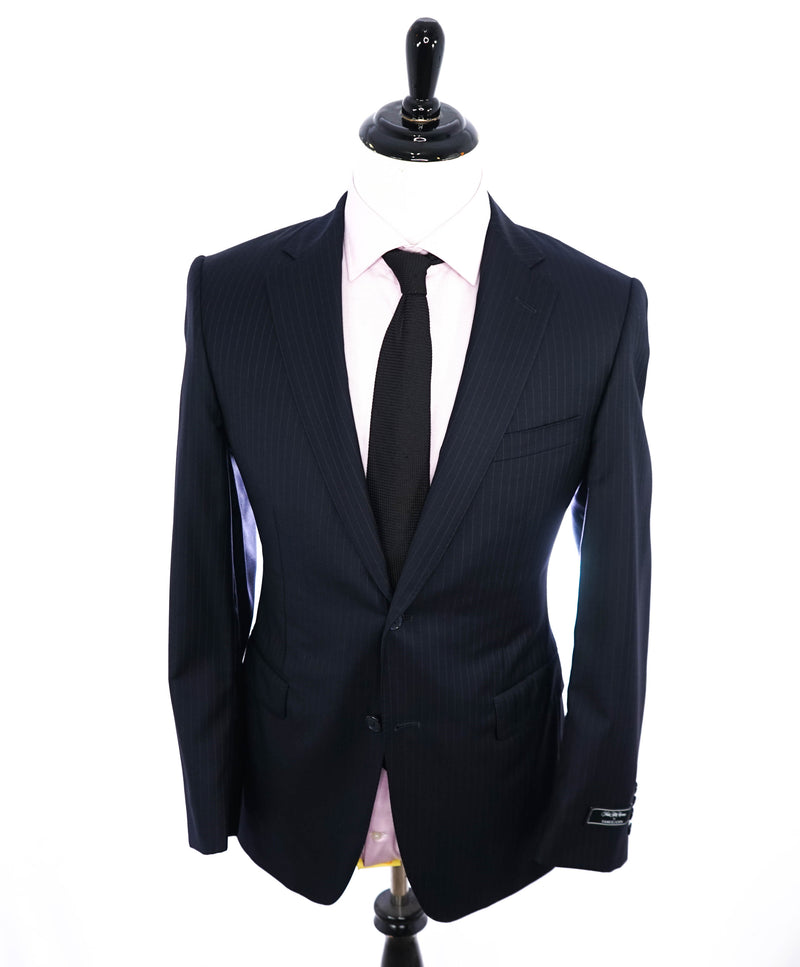 SAMUELSOHN - "SB YARDLEY" Navy Blue & Cream Pencil Stripe Suit - 40R