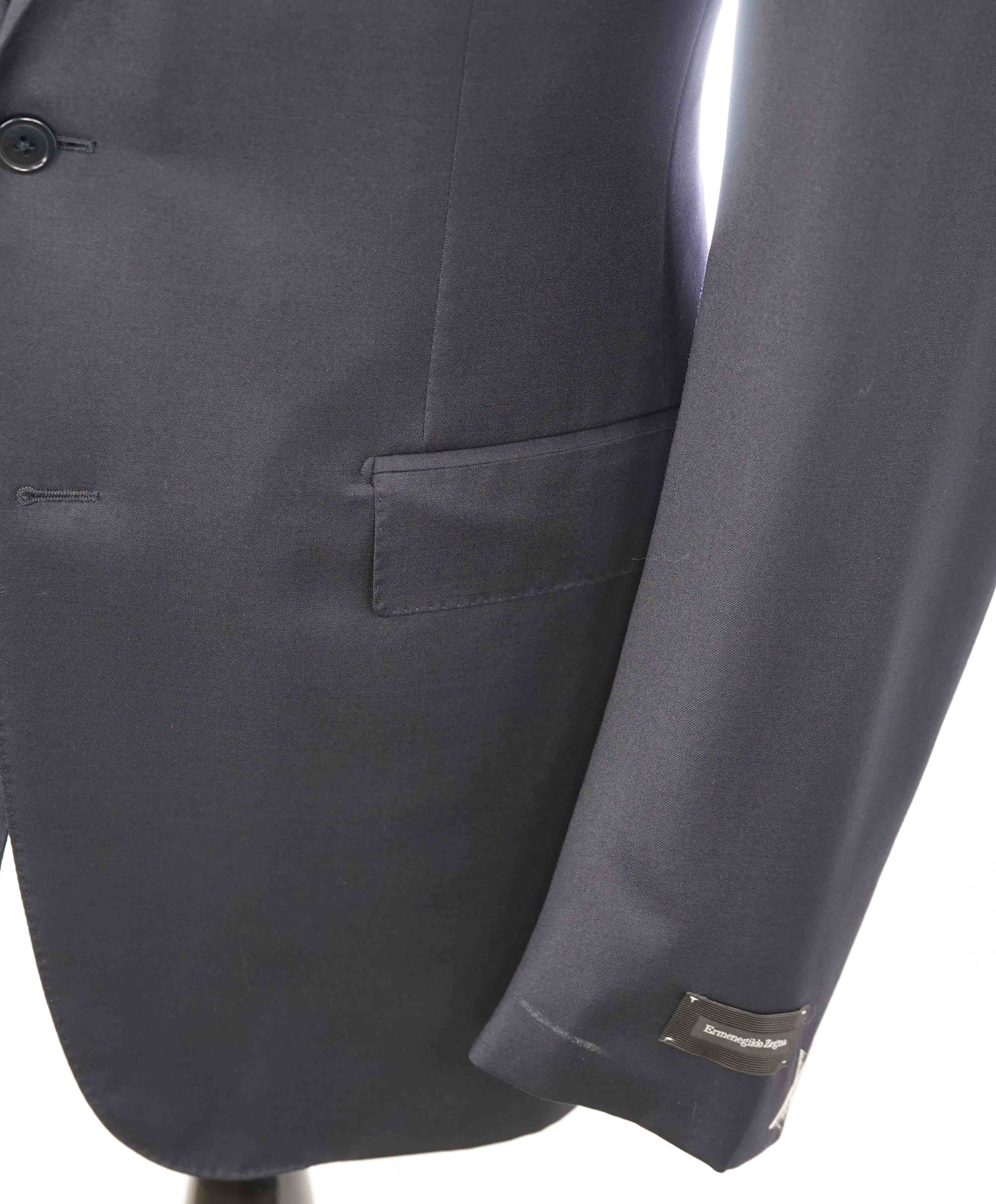 $3,250 ERMENEGILDO ZEGNA - "MICRONSPHERE" *Closet Staple* Navy Suit - 42L