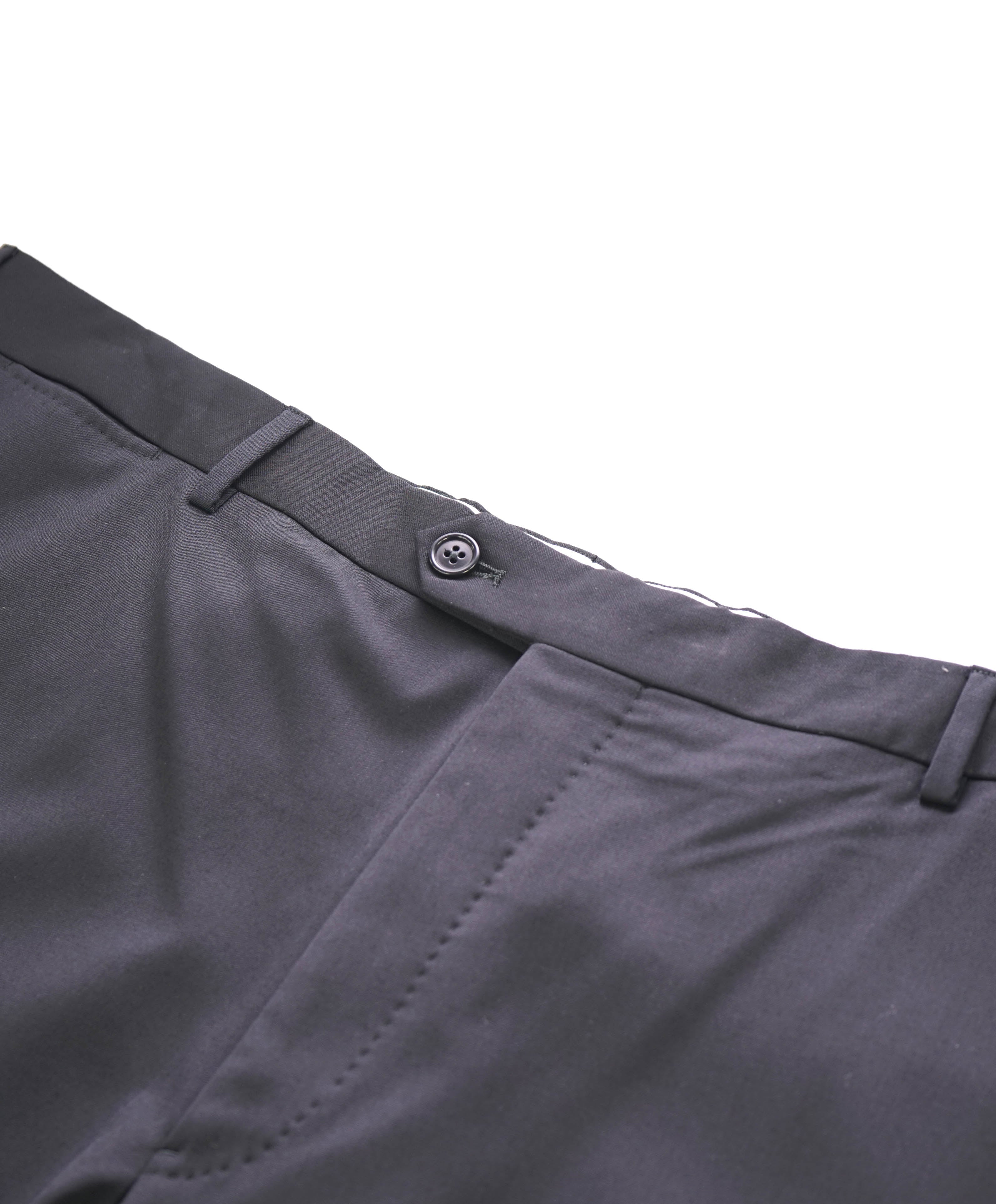 ARMANI COLLEZIONI - Black *CLOSET STAPLE* Wool Flat Front Dress Pants - 35W